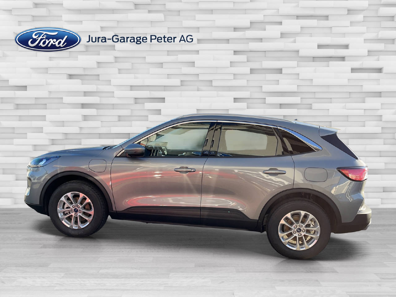 FORD Kuga 2.5 Plug-in Hybrid Titanium-showroom-element-3
