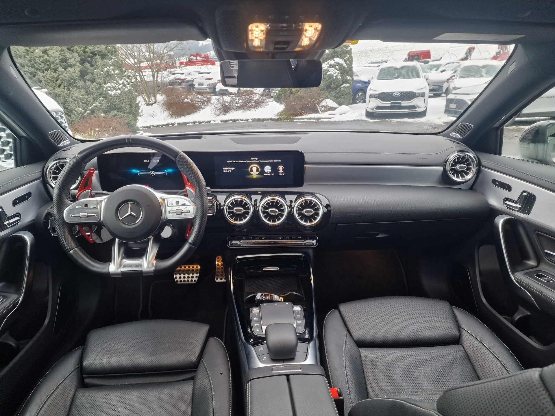 MERCEDES-BENZ A 35 AMG 4Matic Speedshift-image-13