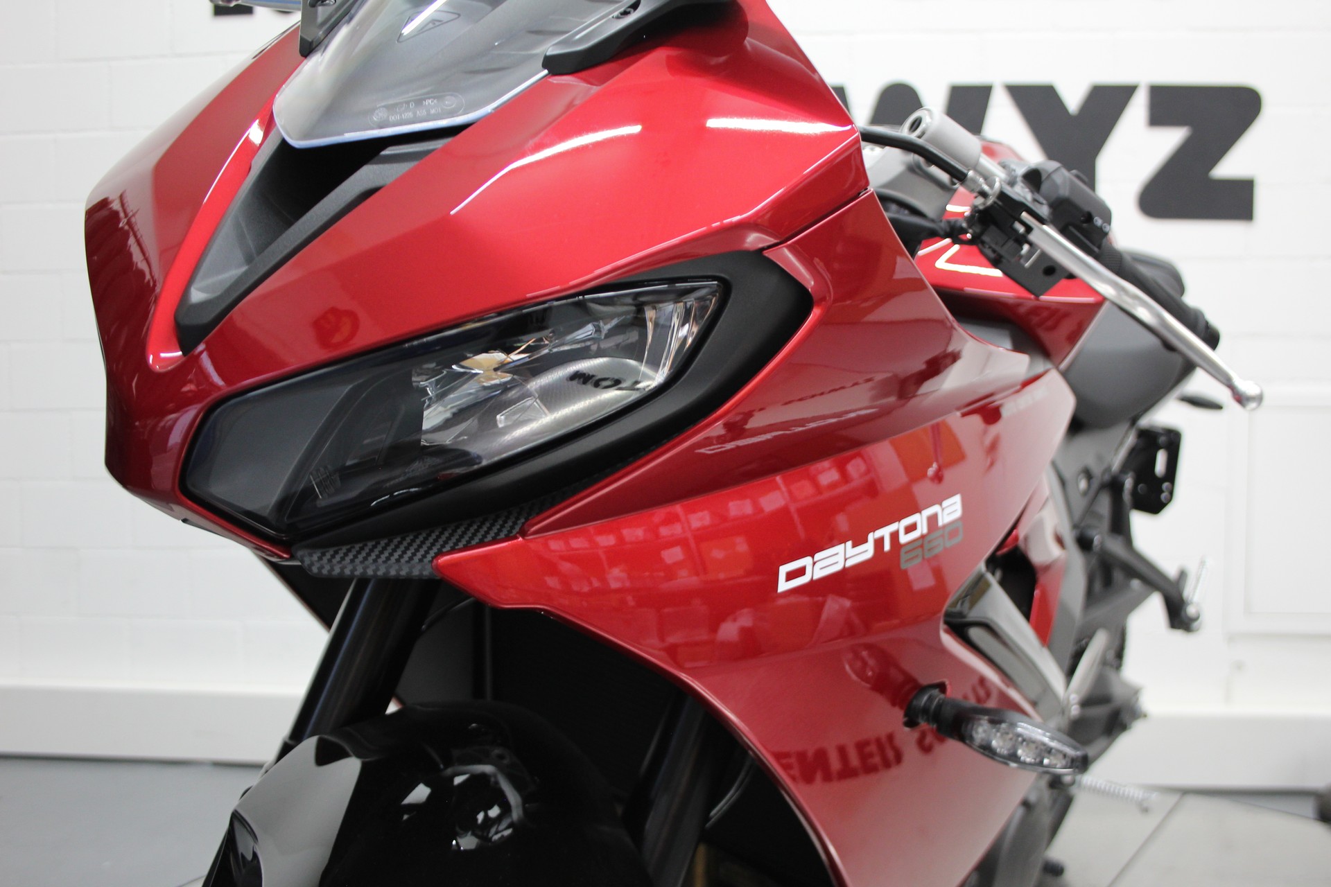 TRIUMPH Daytona 660-image-5