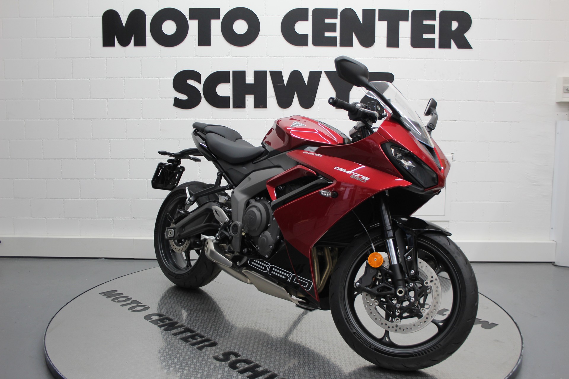 TRIUMPH Daytona 660-image-1