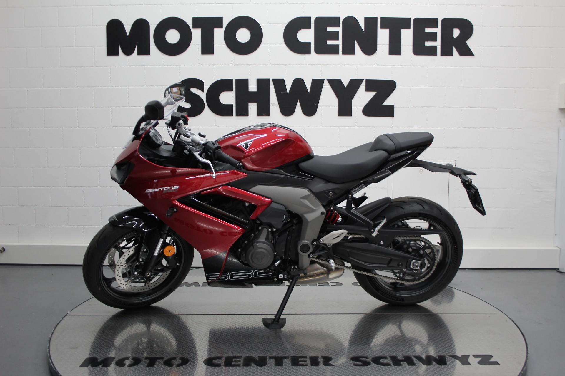 TRIUMPH Daytona 660-image-4