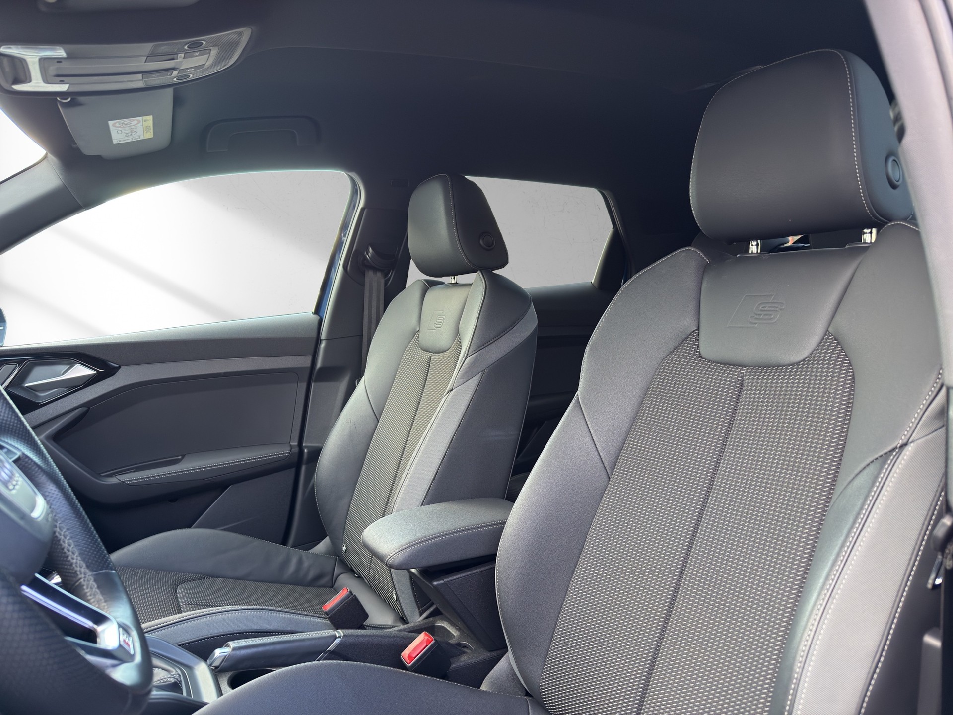 AUDI A1 Sportback 40 TFSI S Line-image-7