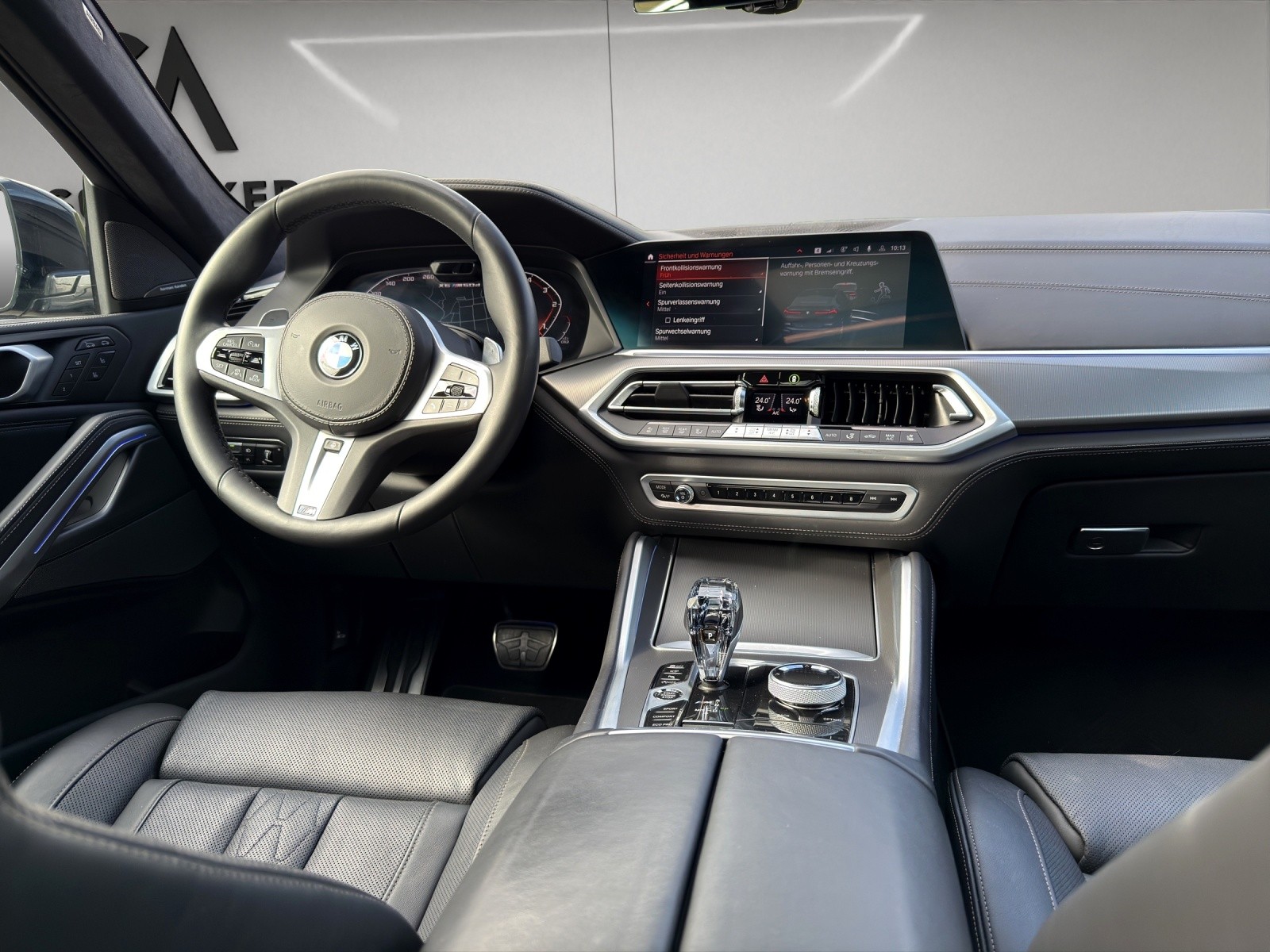 BMW X6 M50d-image-12
