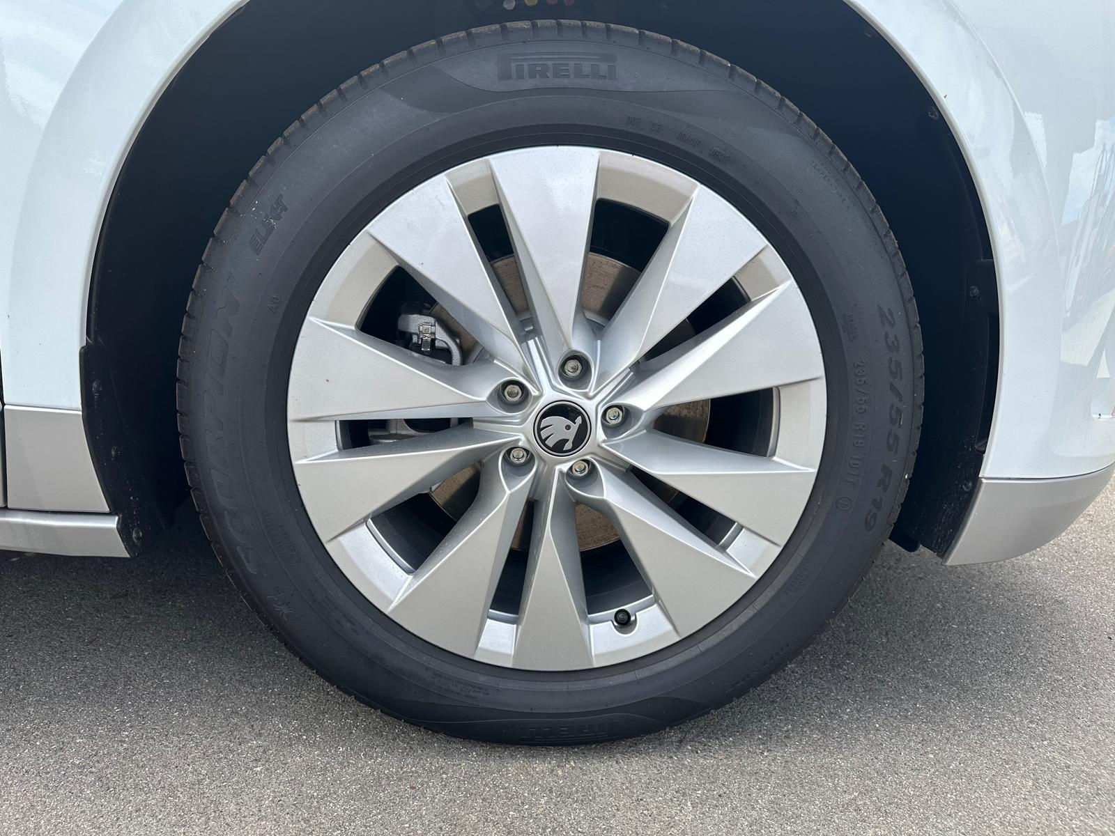 SKODA ENYAQ iV 60-image-4
