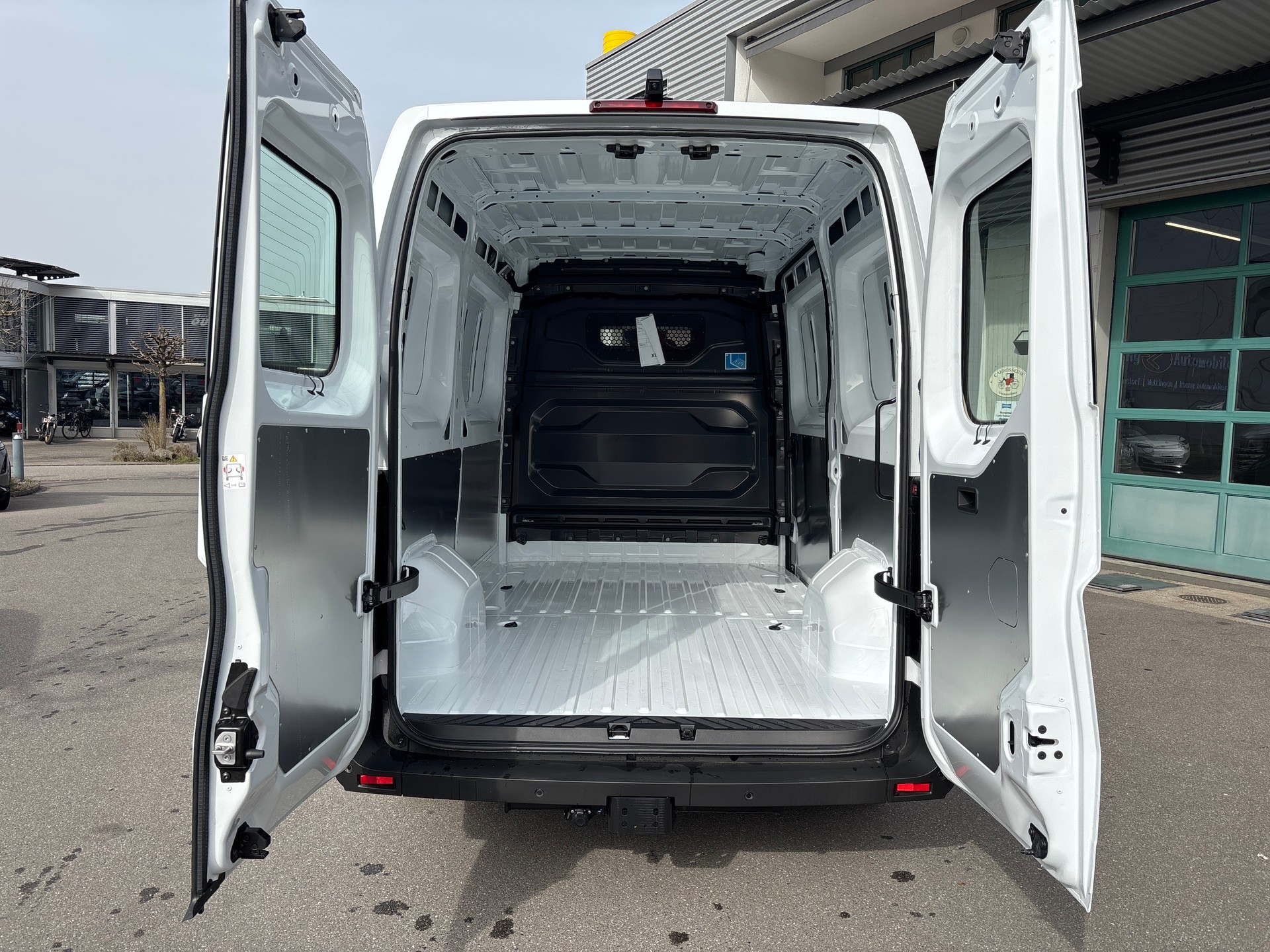 NISSAN Interstar dCi 150 3.5 L2H2 N-Connecta-image-16