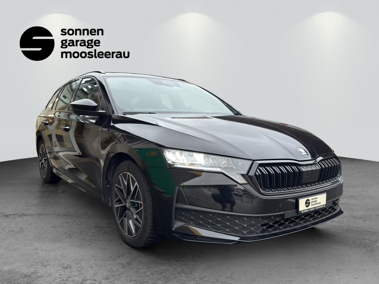 SKODA Octavia Combi 1.5 TSI mHEV DSG Sport Line-showroom-element-1