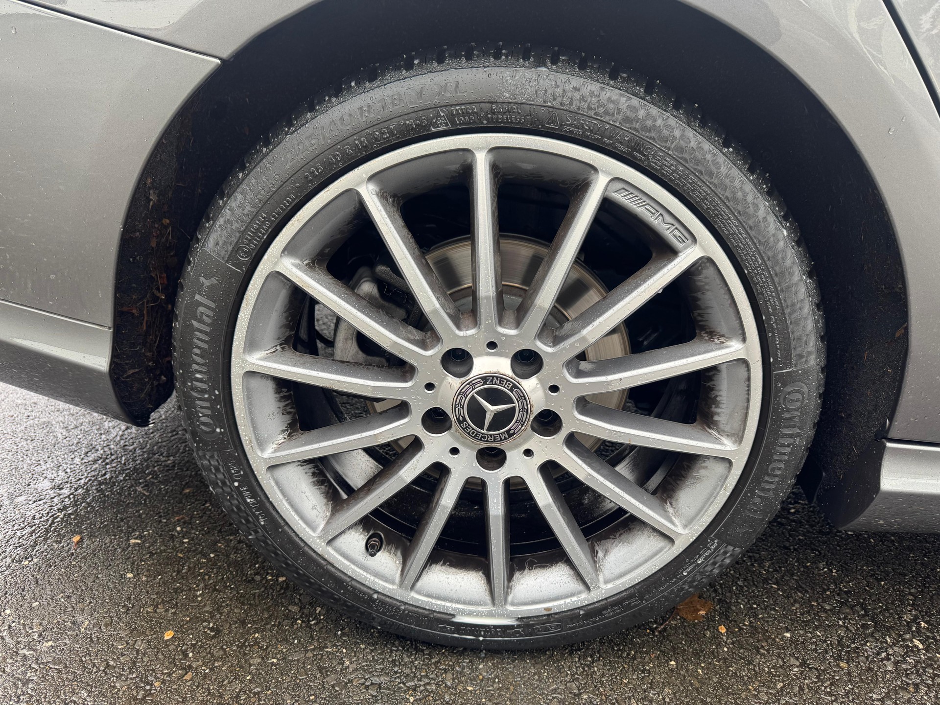 MERCEDES-BENZ CLA Shooting Brake 200 AMG Line 7G-DCT-image-9