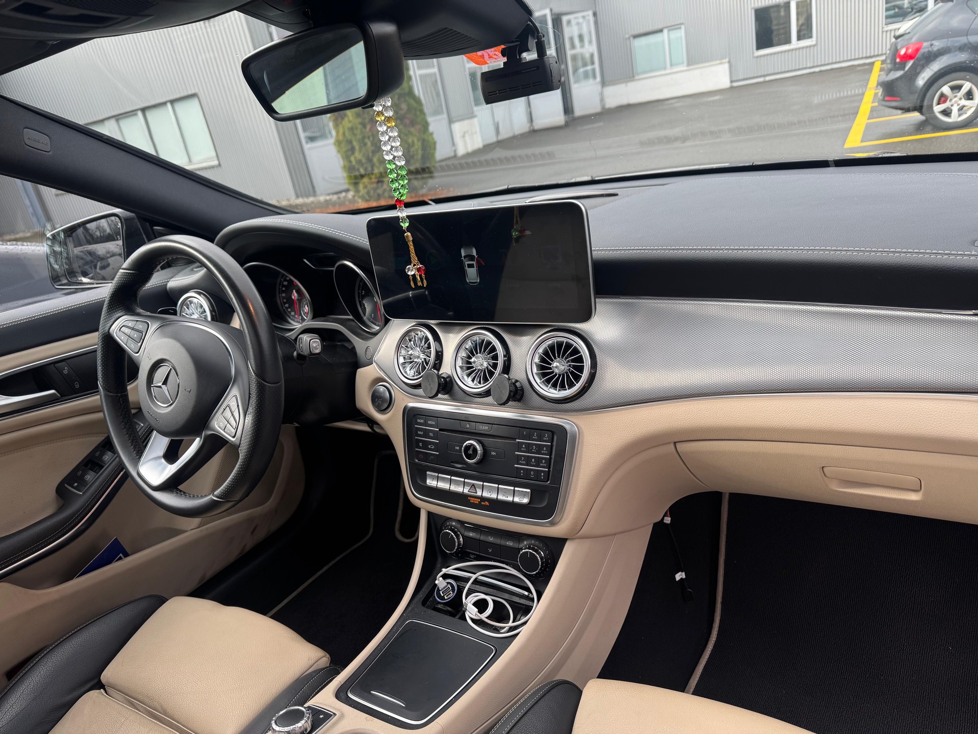 MERCEDES-BENZ CLA Shooting Brake 200 AMG Line 7G-DCT-image-6