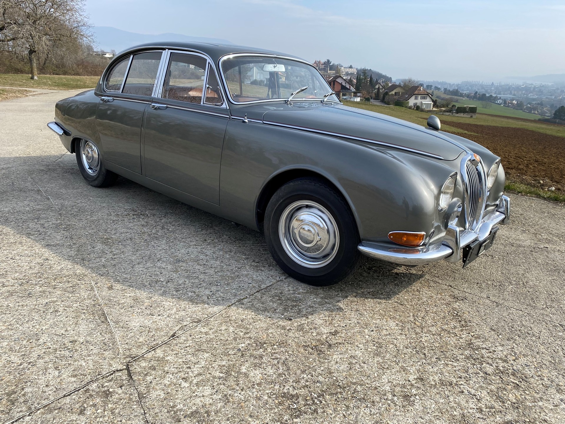JAGUAR 3.4-showroom-element-1