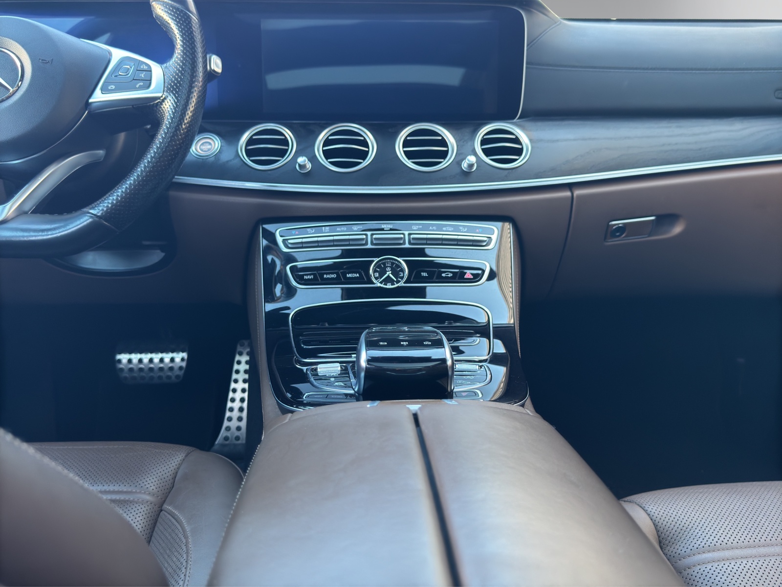 MERCEDES-BENZ E 43 AMG 4 Matic-image-14