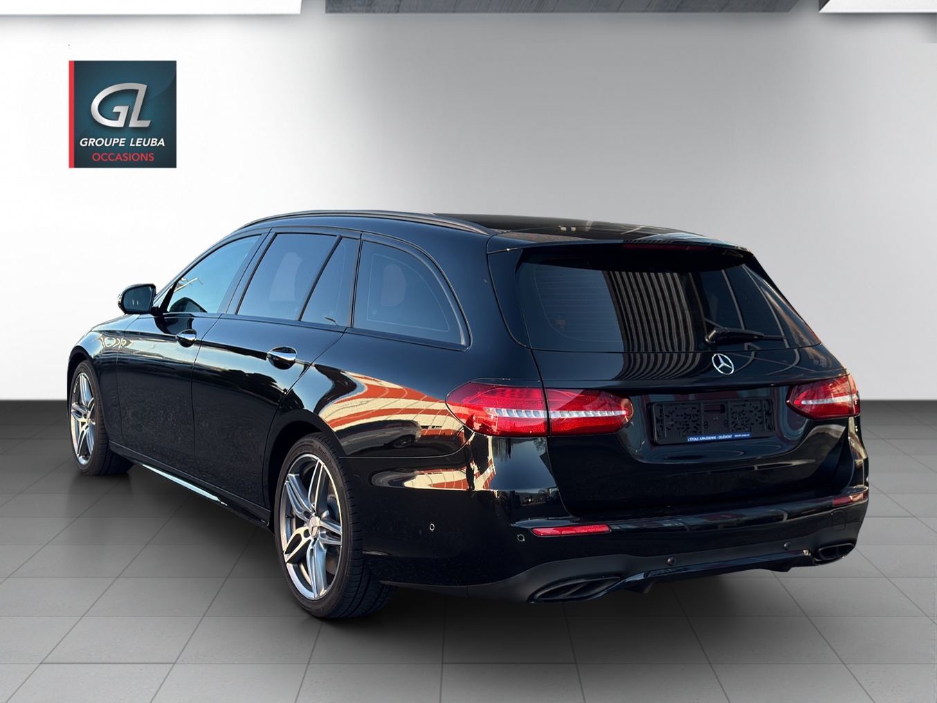 MERCEDES-BENZ E 43 AMG 4 Matic-showroom-element-1