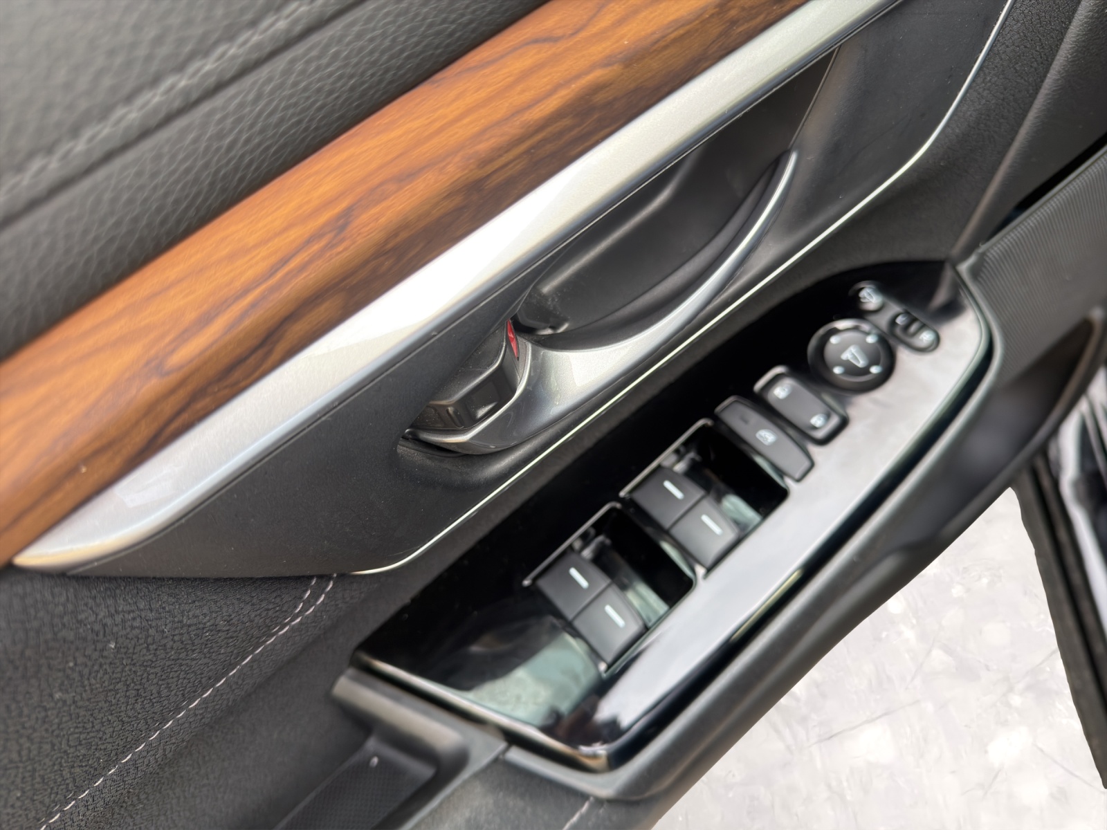 HONDA CR-V 1.5 i-VTEC Elegance 4WD-image-14