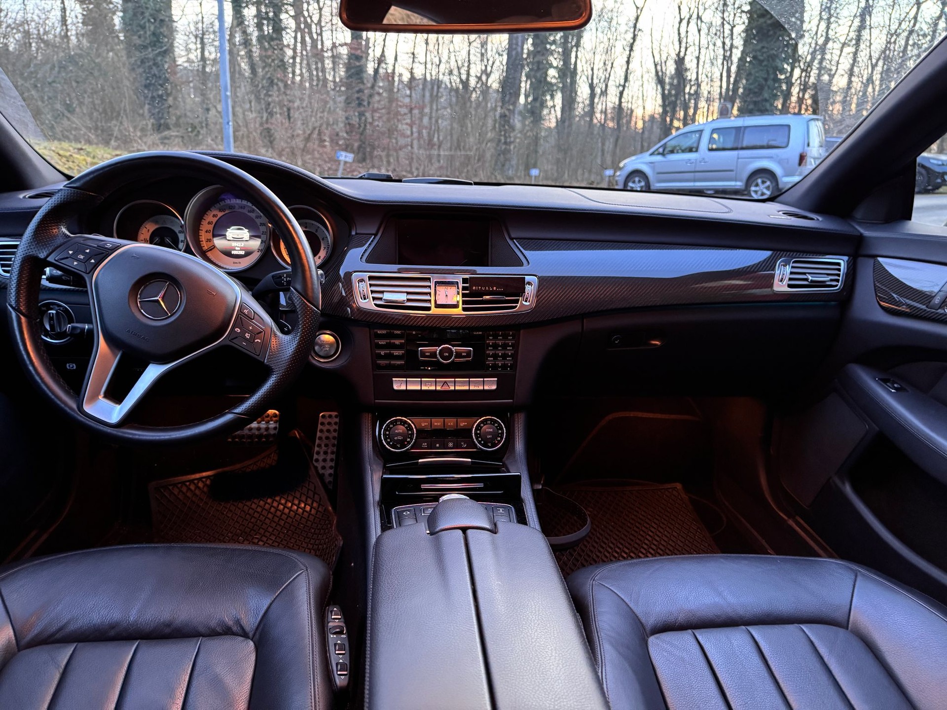 MERCEDES-BENZ CLS 500 Executive 4Matic 7G-Tronic-image-6