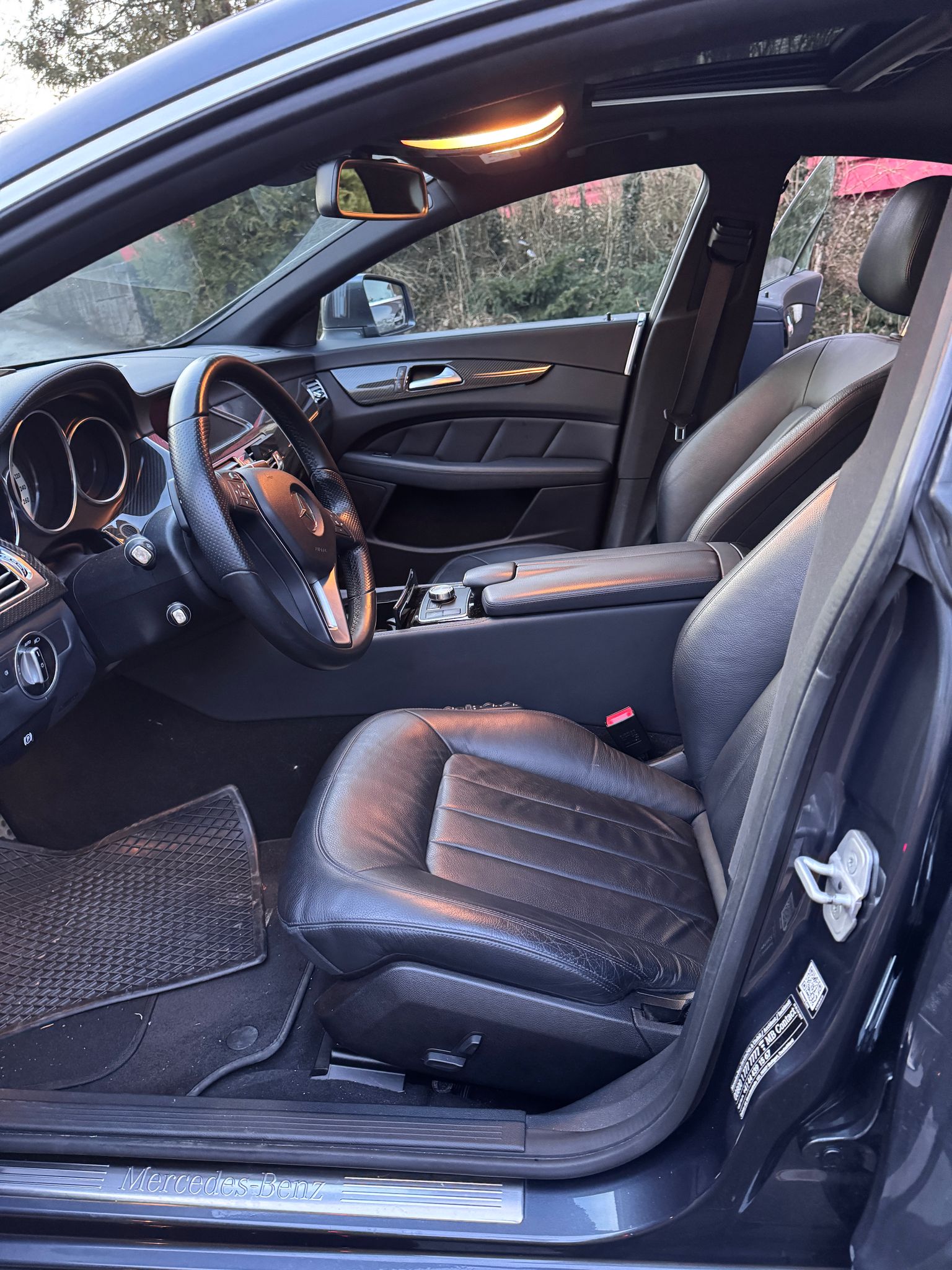 MERCEDES-BENZ CLS 500 Executive 4Matic 7G-Tronic-image-7