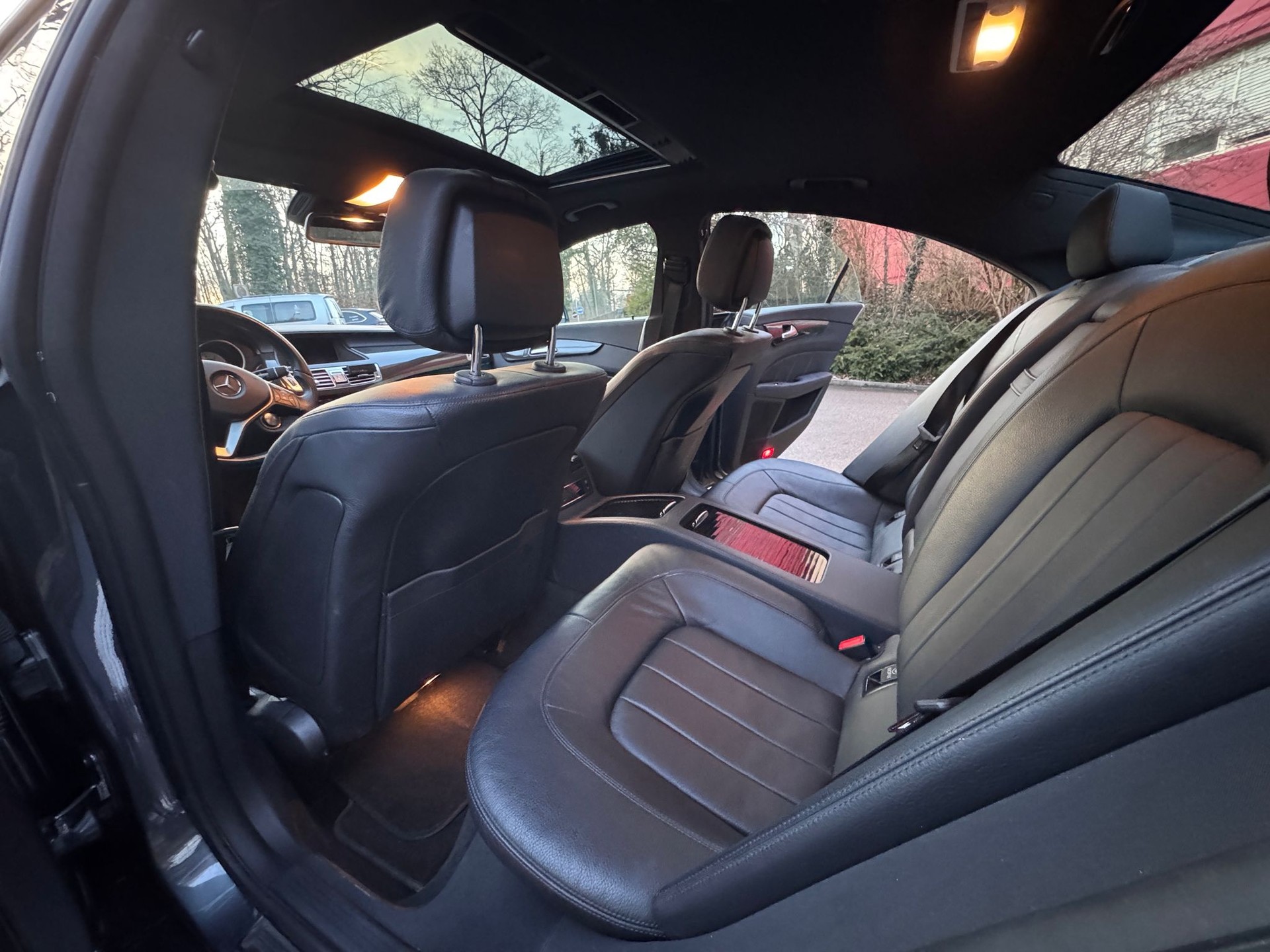 MERCEDES-BENZ CLS 500 Executive 4Matic 7G-Tronic-image-9