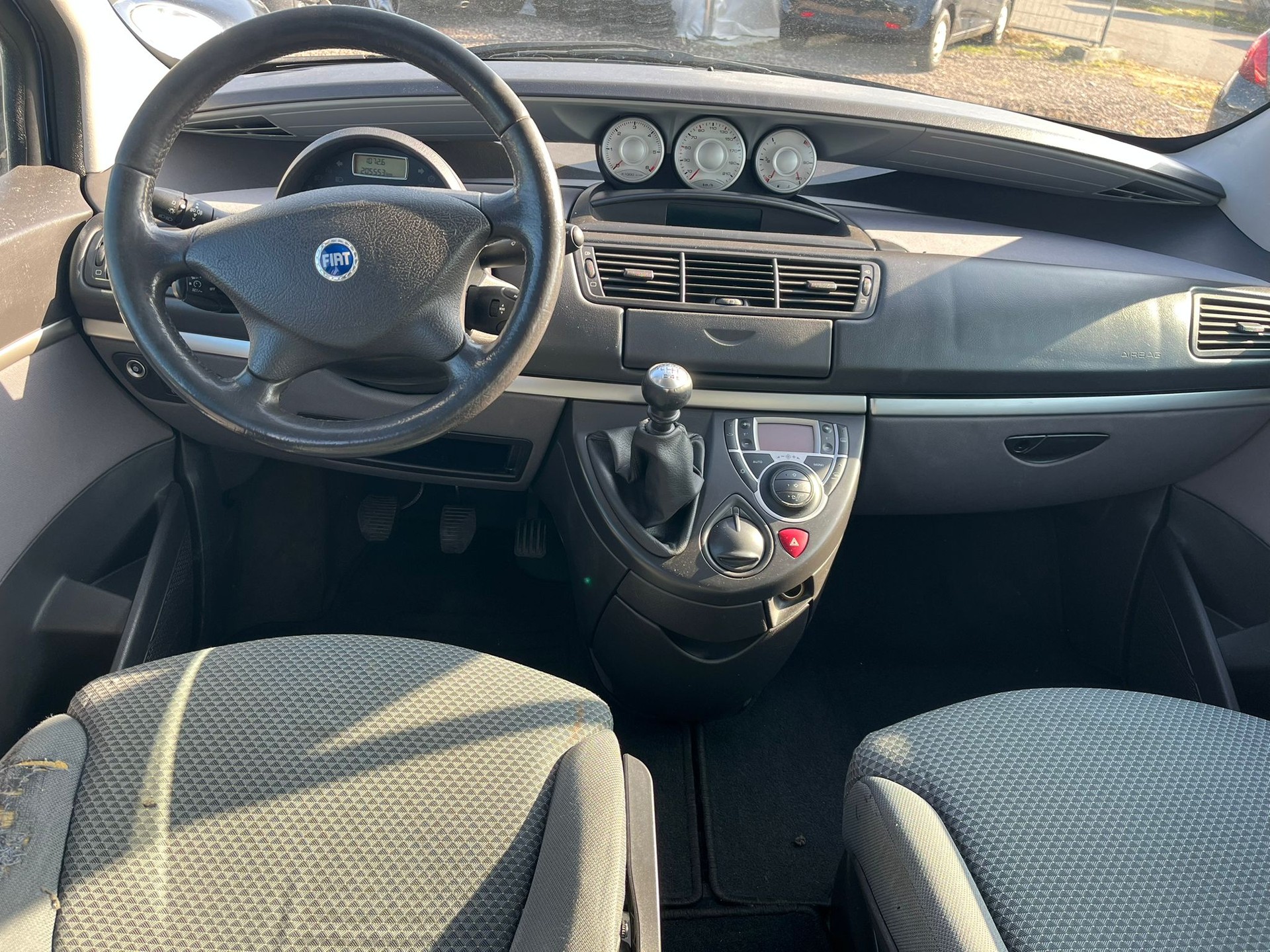 FIAT Ulysse 2.0 16V JTD Swiss Edition-image-5