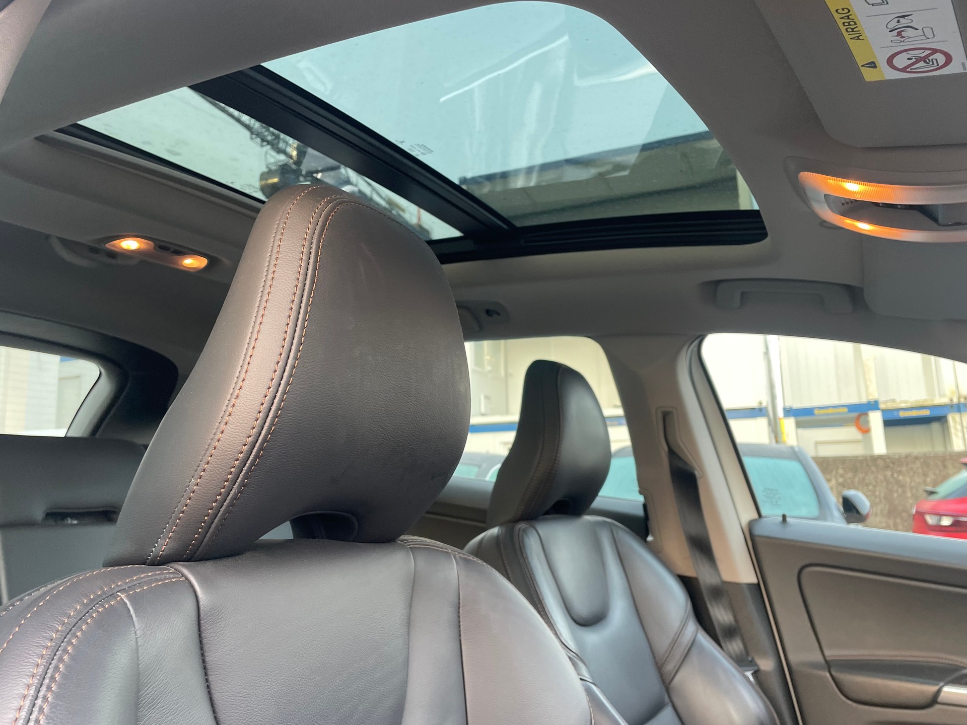 VOLVO XC60 D4 AWD Summum Geartronic-image-9