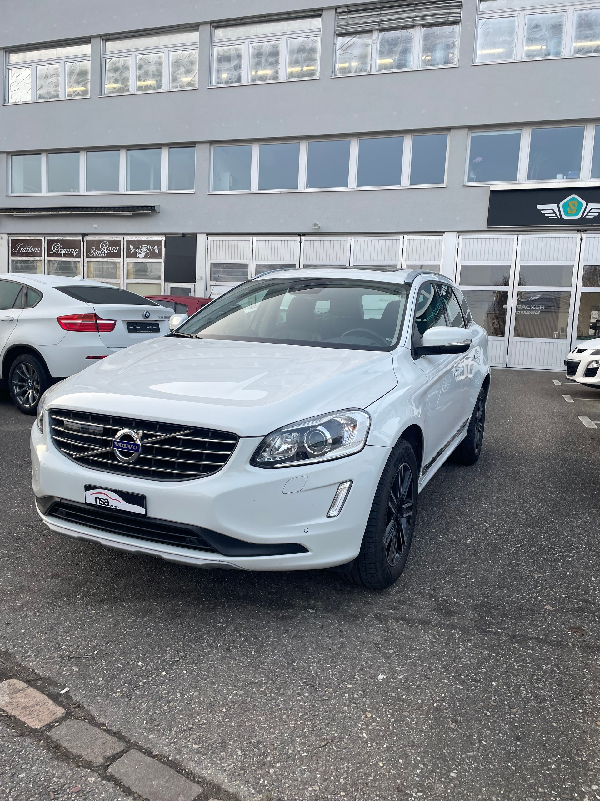 VOLVO XC60 D4 AWD Summum Geartronic-showroom-element-2