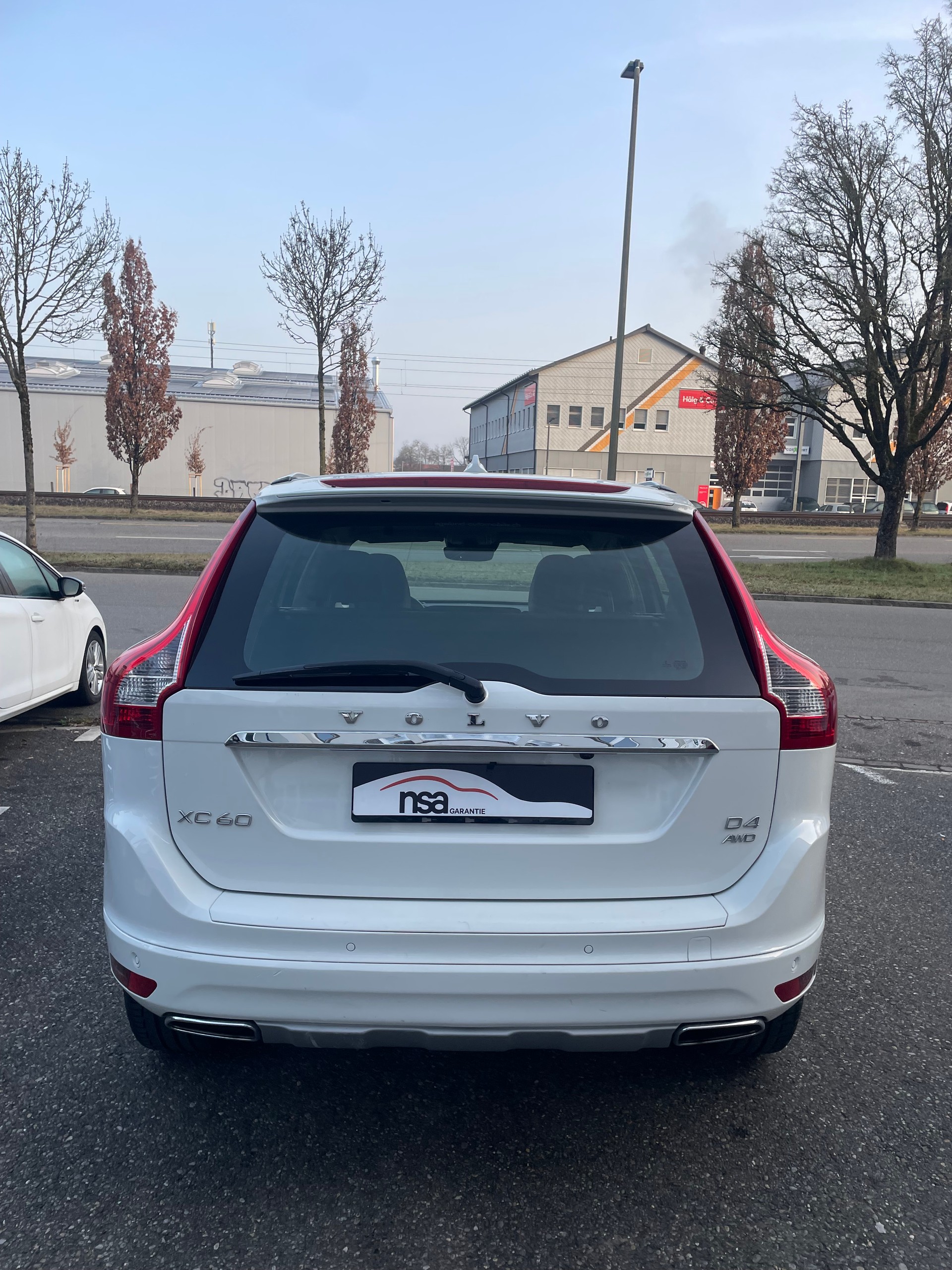 VOLVO XC60 D4 AWD Summum Geartronic-image-5