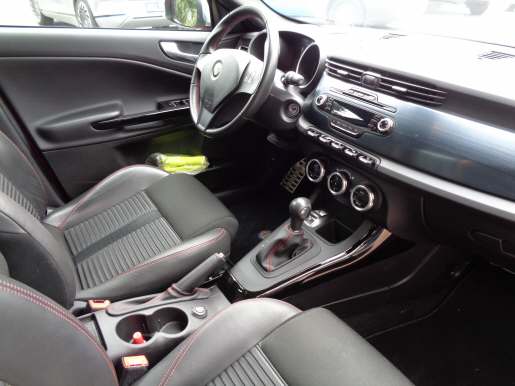 ALFA ROMEO Giulietta 1.4 TB MA 170 Exclusive TCT-image-4