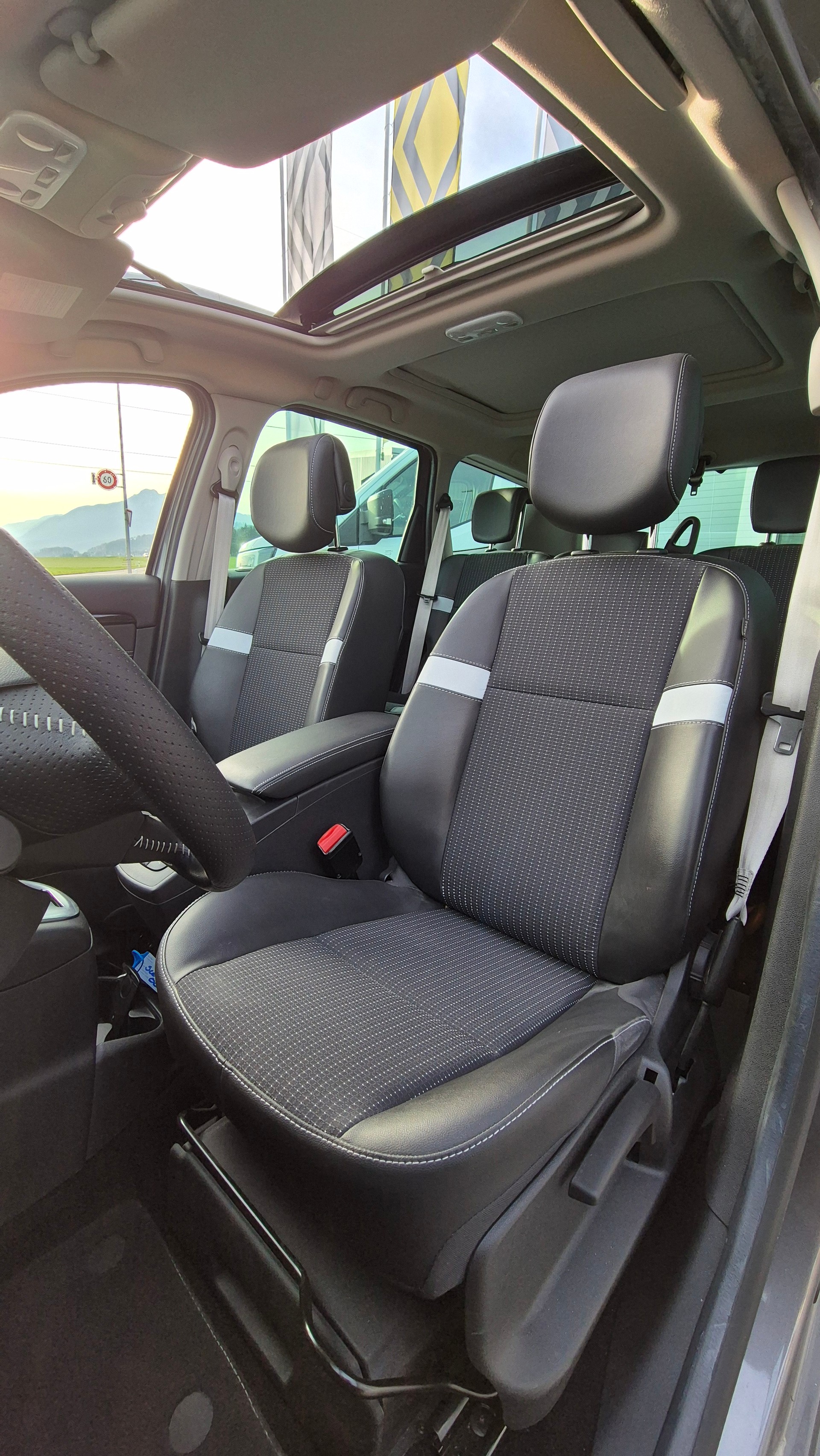 RENAULT Grand Scénic 1.5 dCi Bose EDC-image-6