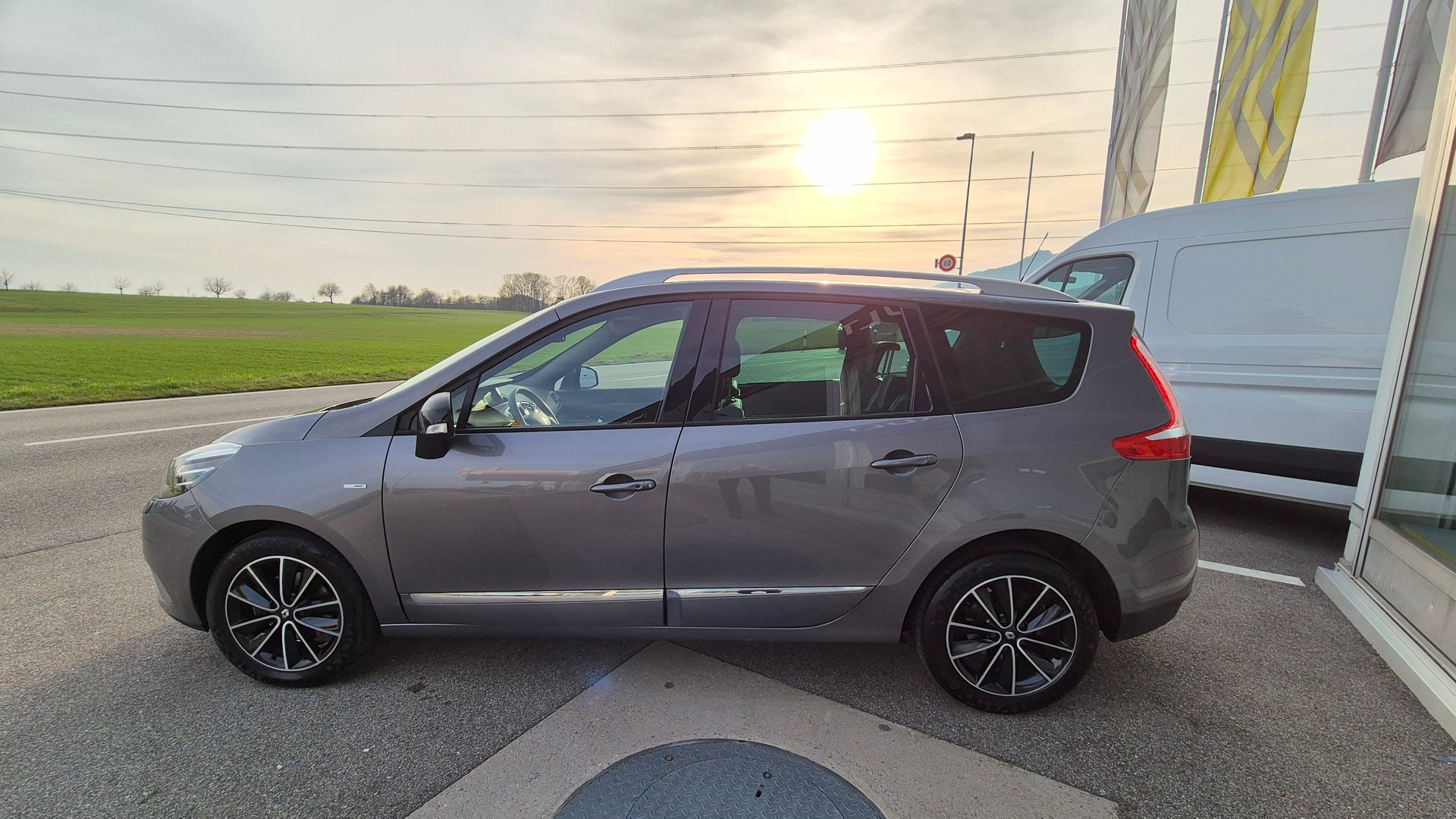 RENAULT Grand Scénic 1.5 dCi Bose EDC-image-3