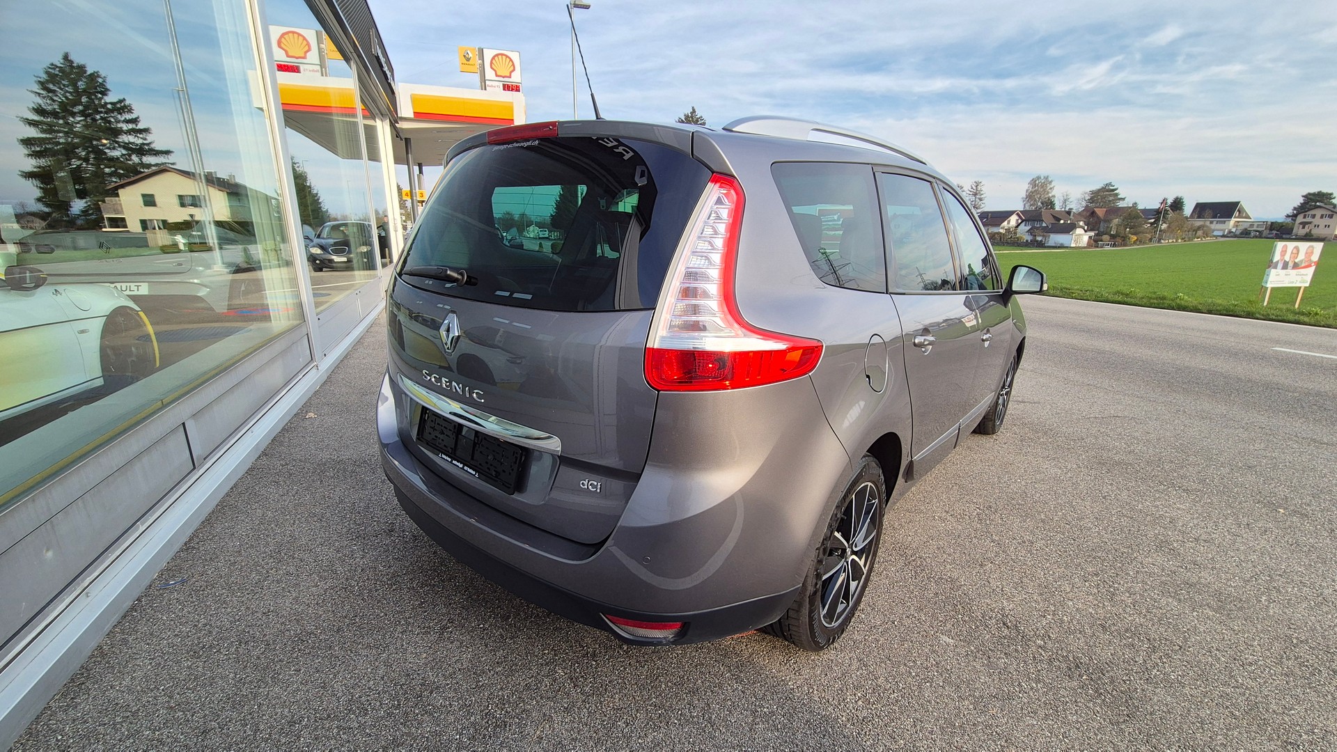 RENAULT Grand Scénic 1.5 dCi Bose EDC-image-4
