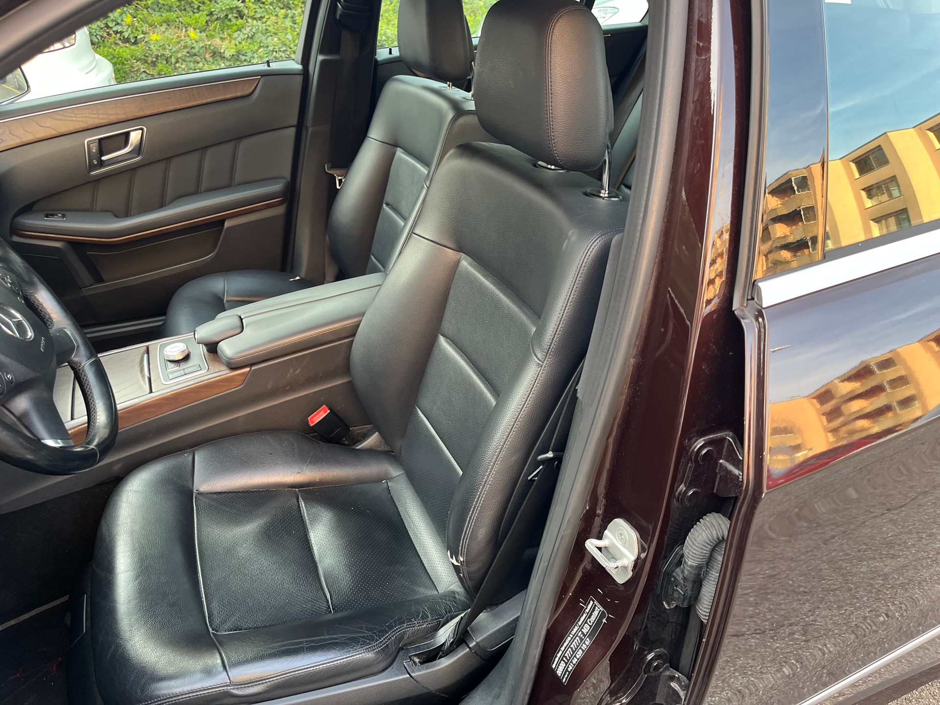 MERCEDES-BENZ E 250 CGI BlueEfficiency Avantgarde 7G-Tronic-image-7