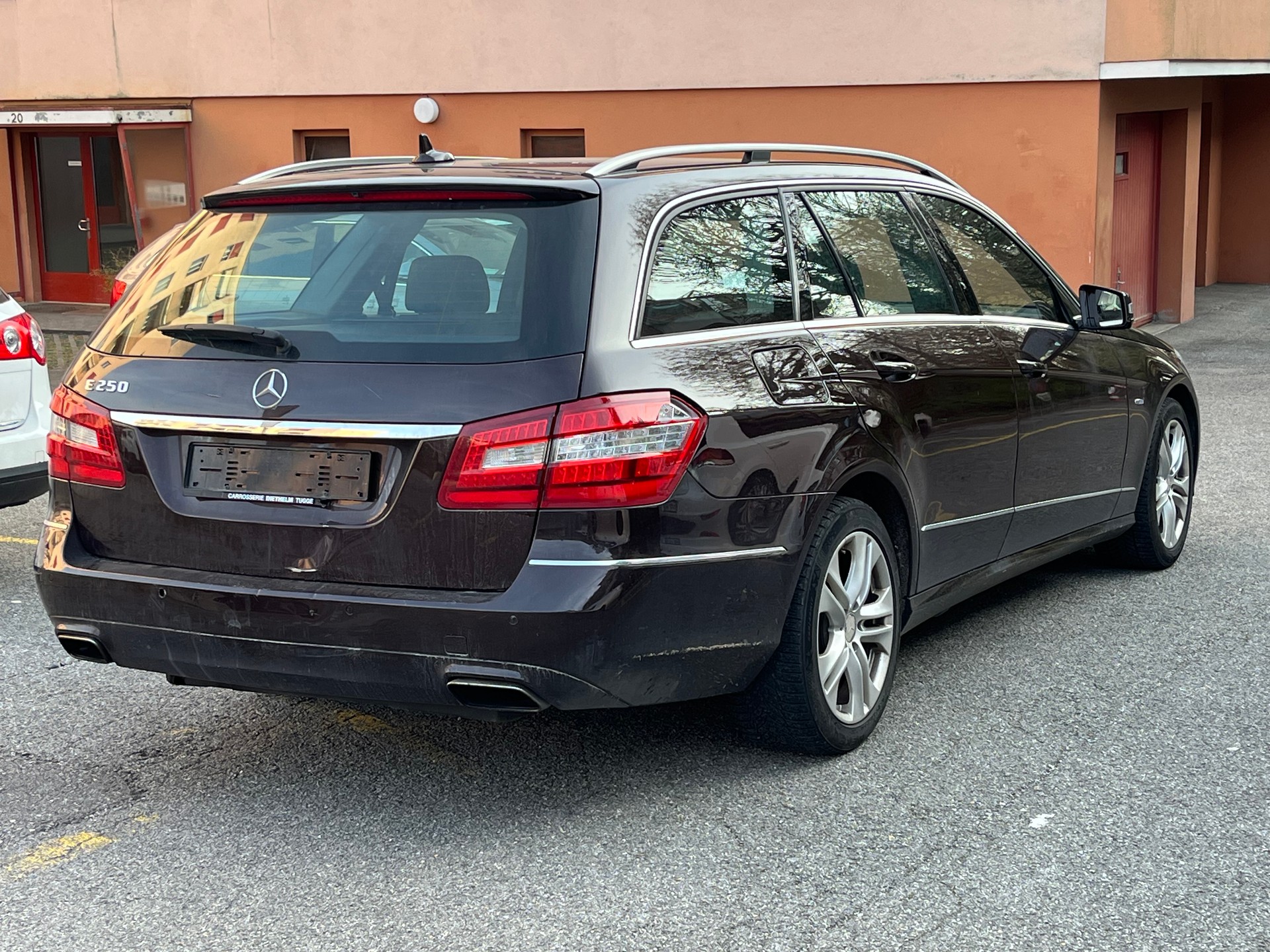 MERCEDES-BENZ E 250 CGI BlueEfficiency Avantgarde 7G-Tronic-image-5