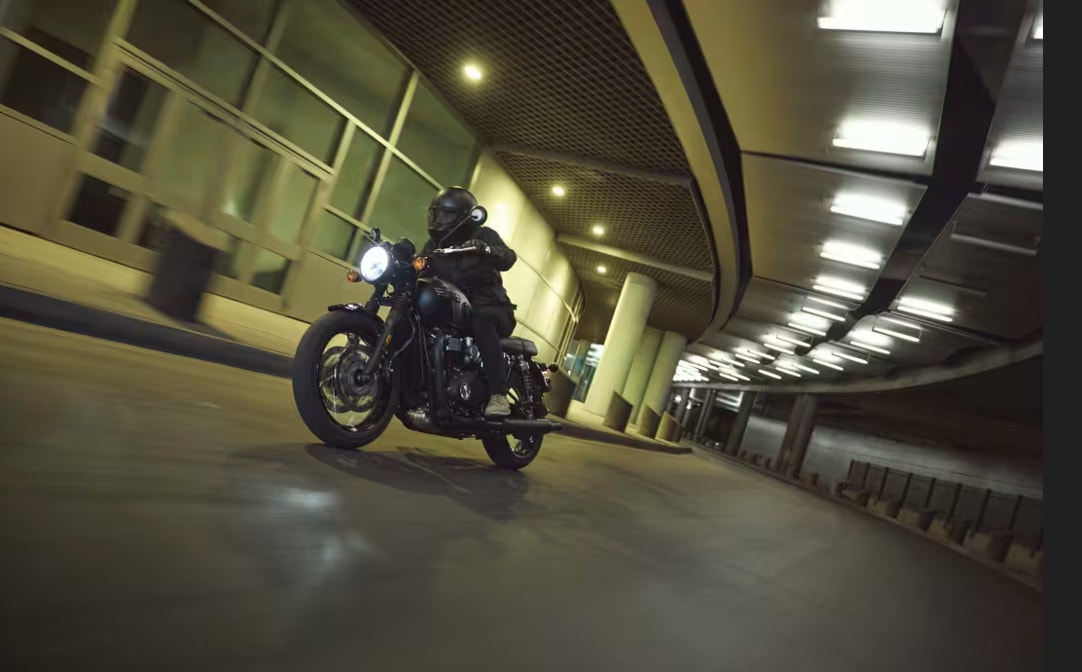 TRIUMPH Bonneville T120 Black-image-2