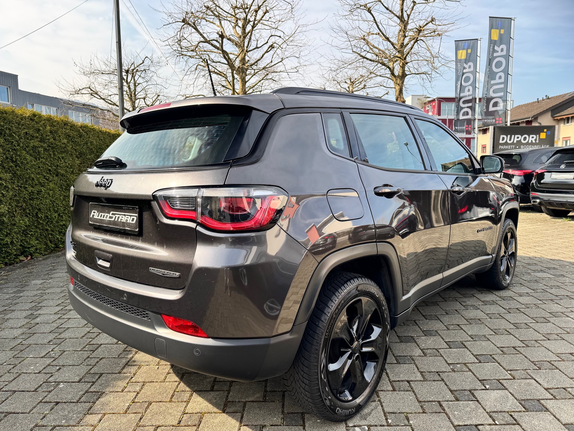 JEEP Compass 2.0CRD Limited AWD 9ATX-showroom-element-3