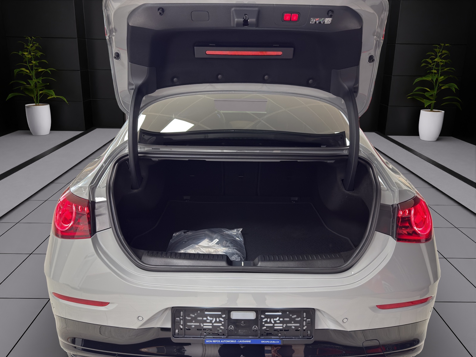 MERCEDES-BENZ CLA 350 4 Matic 85 kWh EQ-image-10