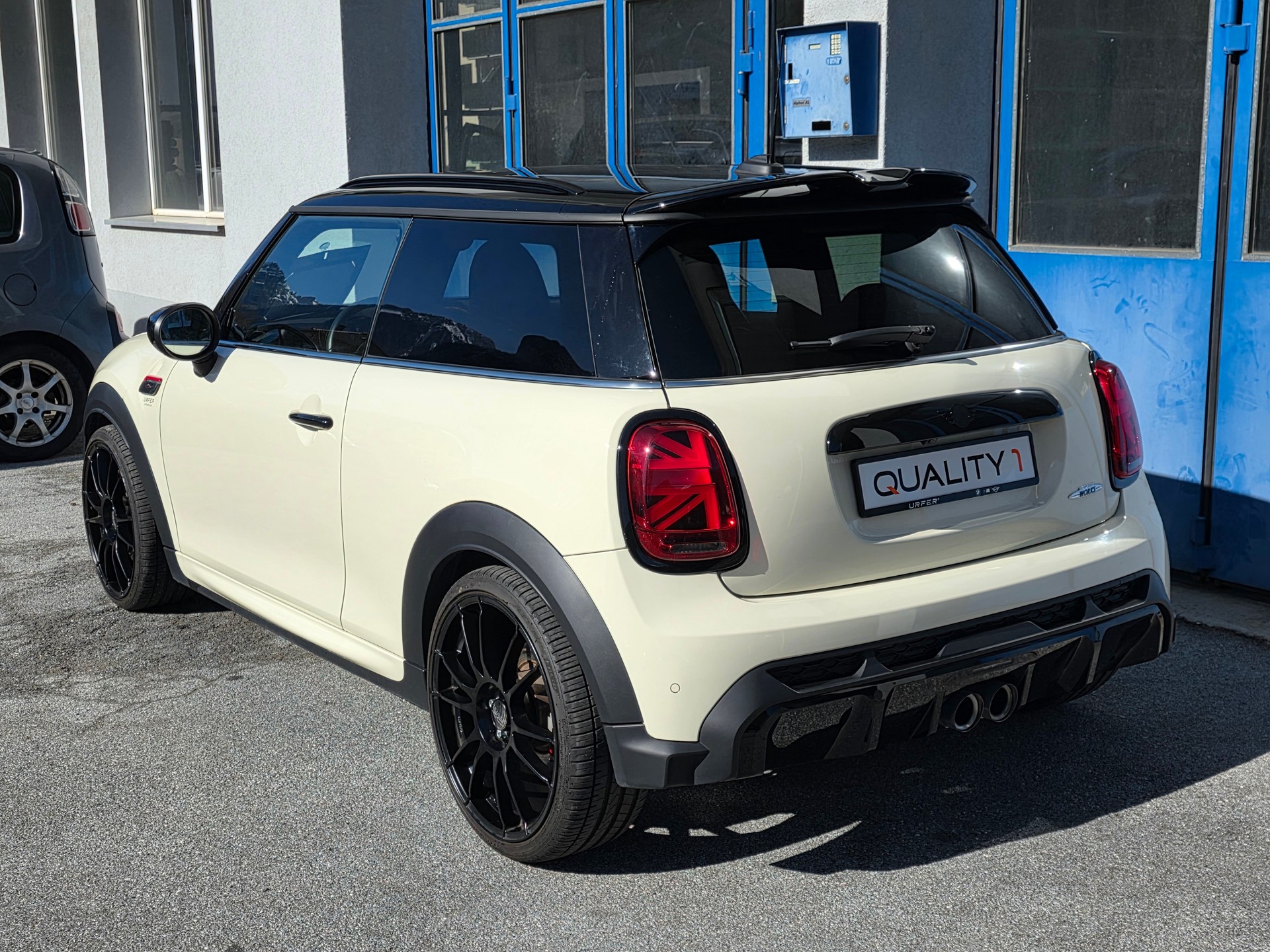 MINI Cooper John Cooper Works Steptronic-showroom-element-3