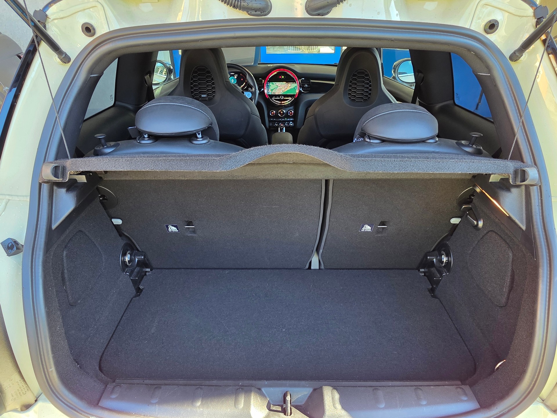 MINI Cooper John Cooper Works Steptronic-image-25