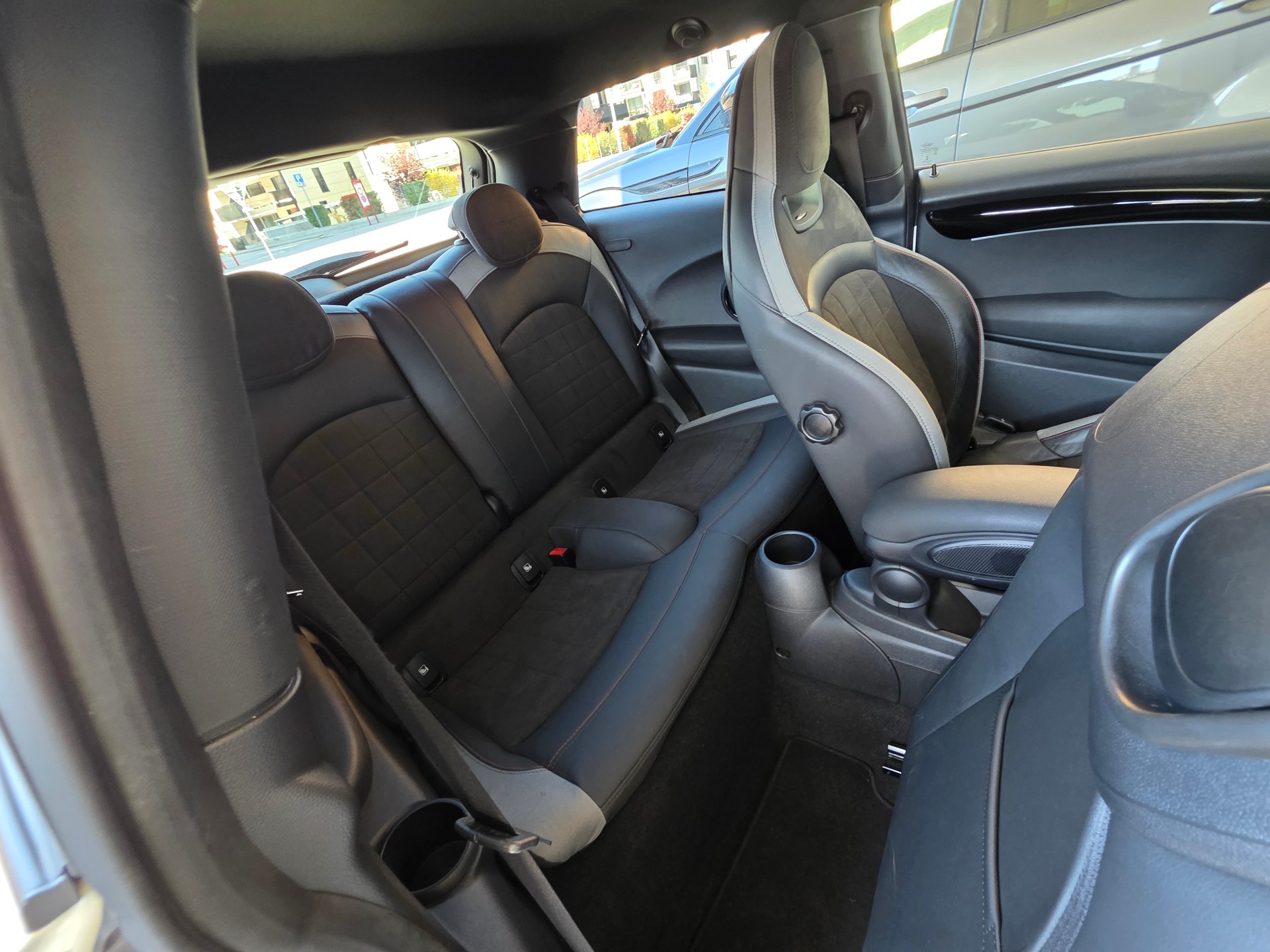MINI Cooper John Cooper Works Steptronic-image-23