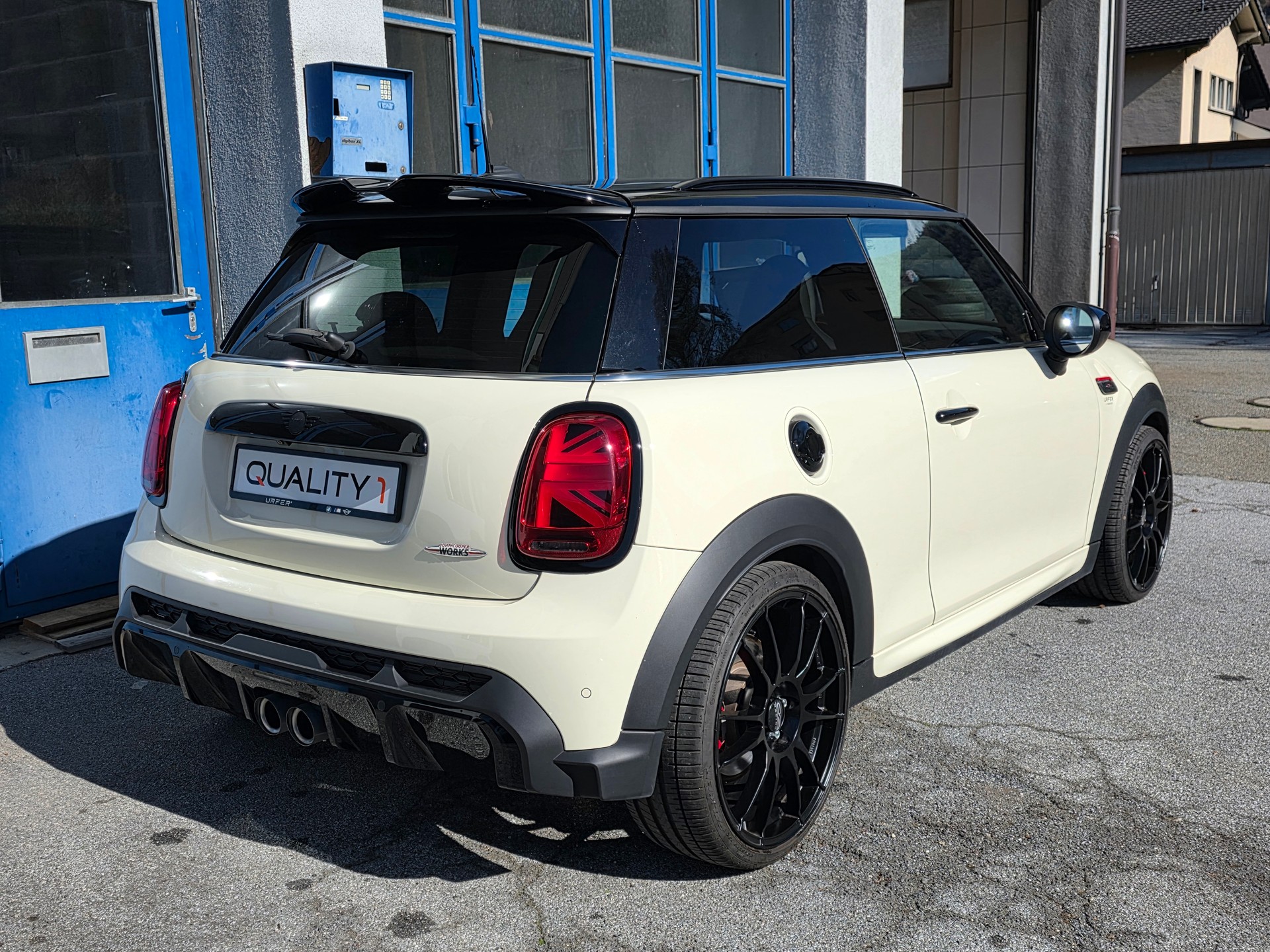 MINI Cooper John Cooper Works Steptronic-image-7