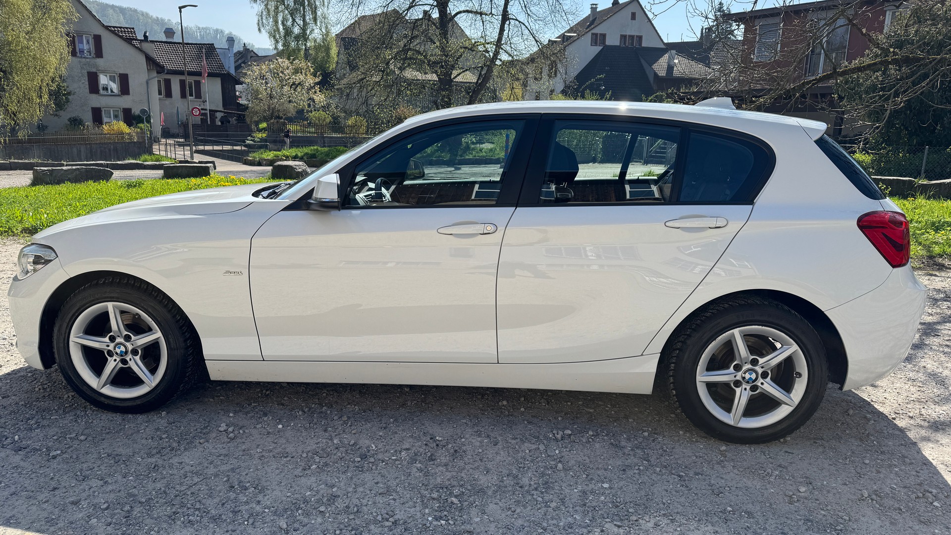 BMW 118i M Sport-showroom-element-3