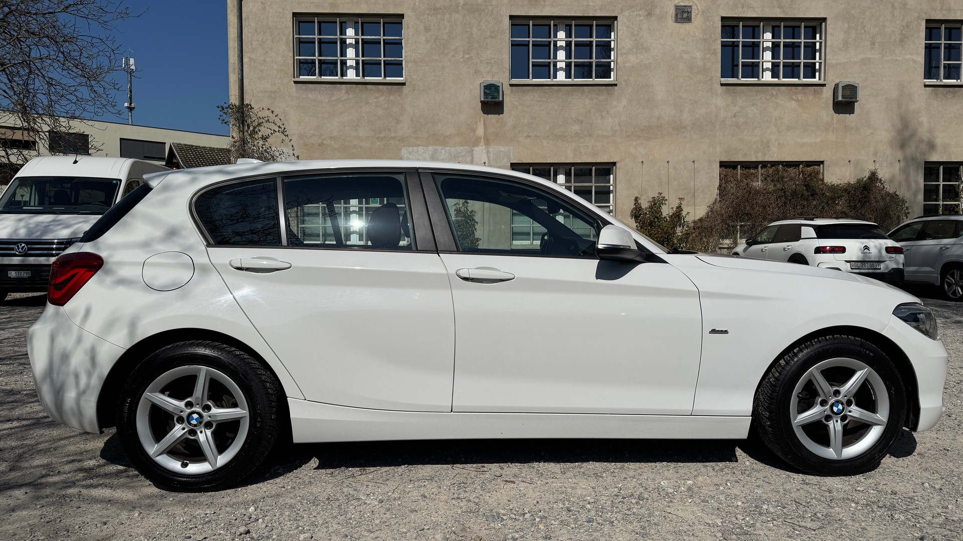 BMW 118i M Sport-showroom-element-1