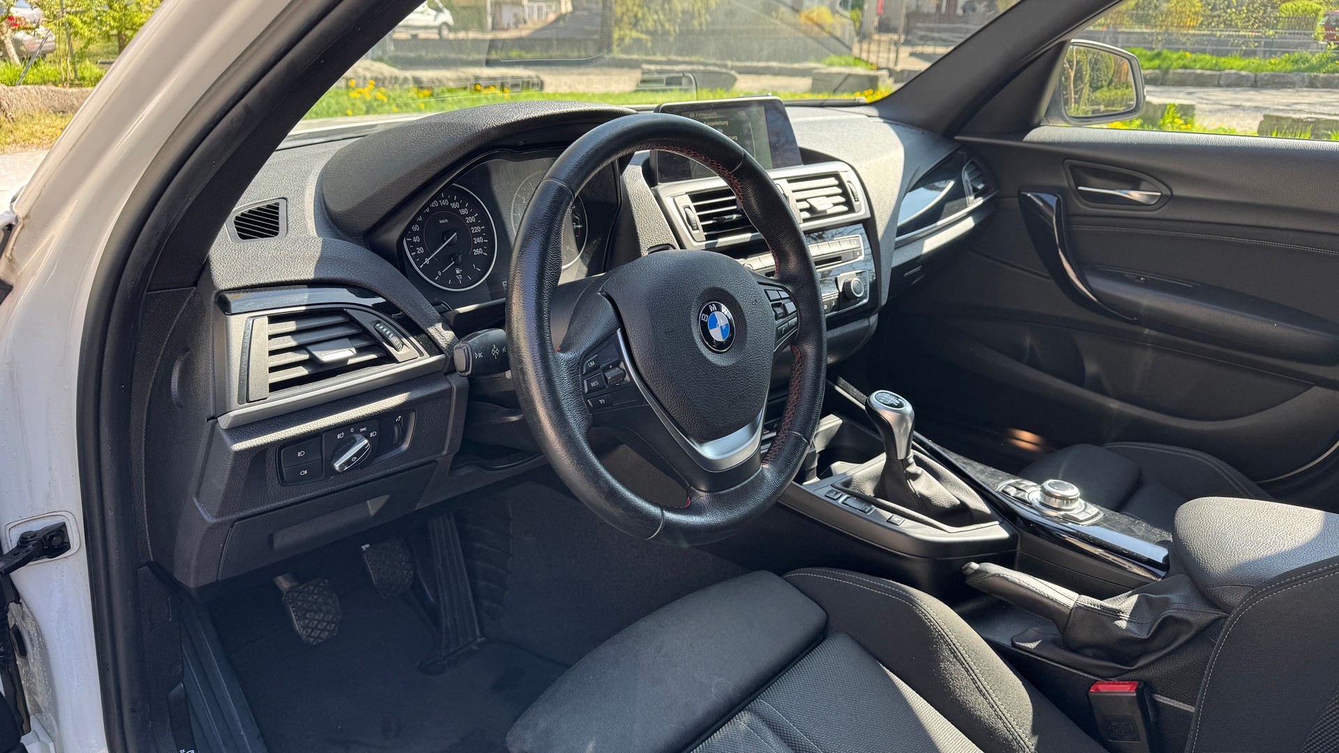 BMW 118i M Sport-image-7