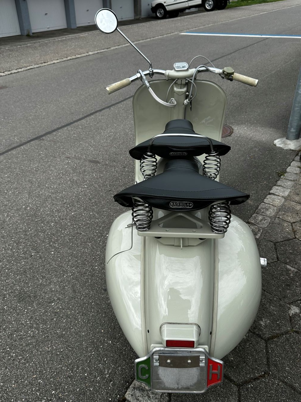 PIAGGIO Vespa 125 Faro Basso "echte Rarität"-image-4