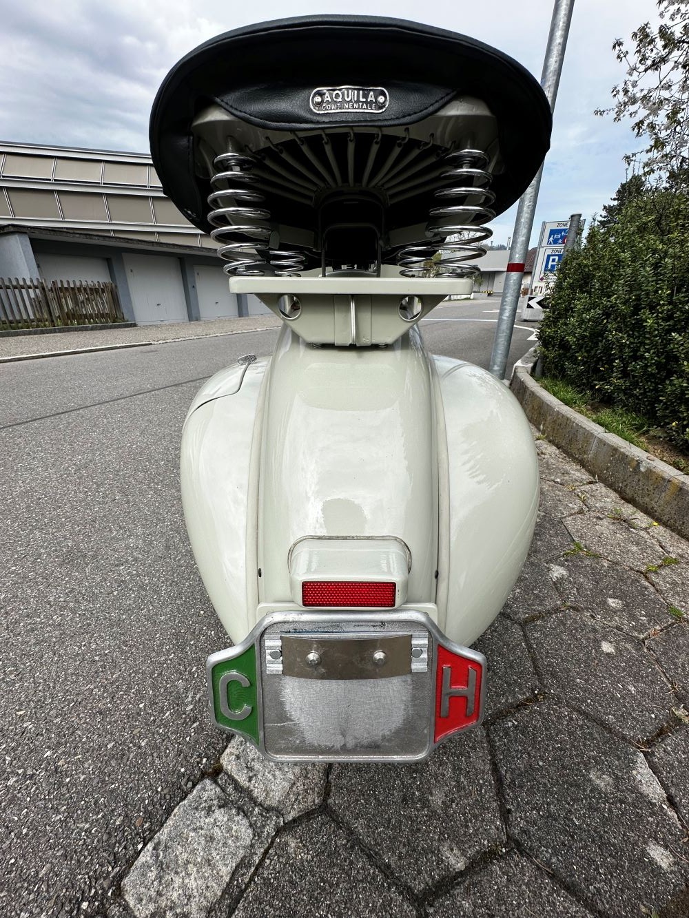 PIAGGIO Vespa 125 Faro Basso "echte Rarität"-image-11