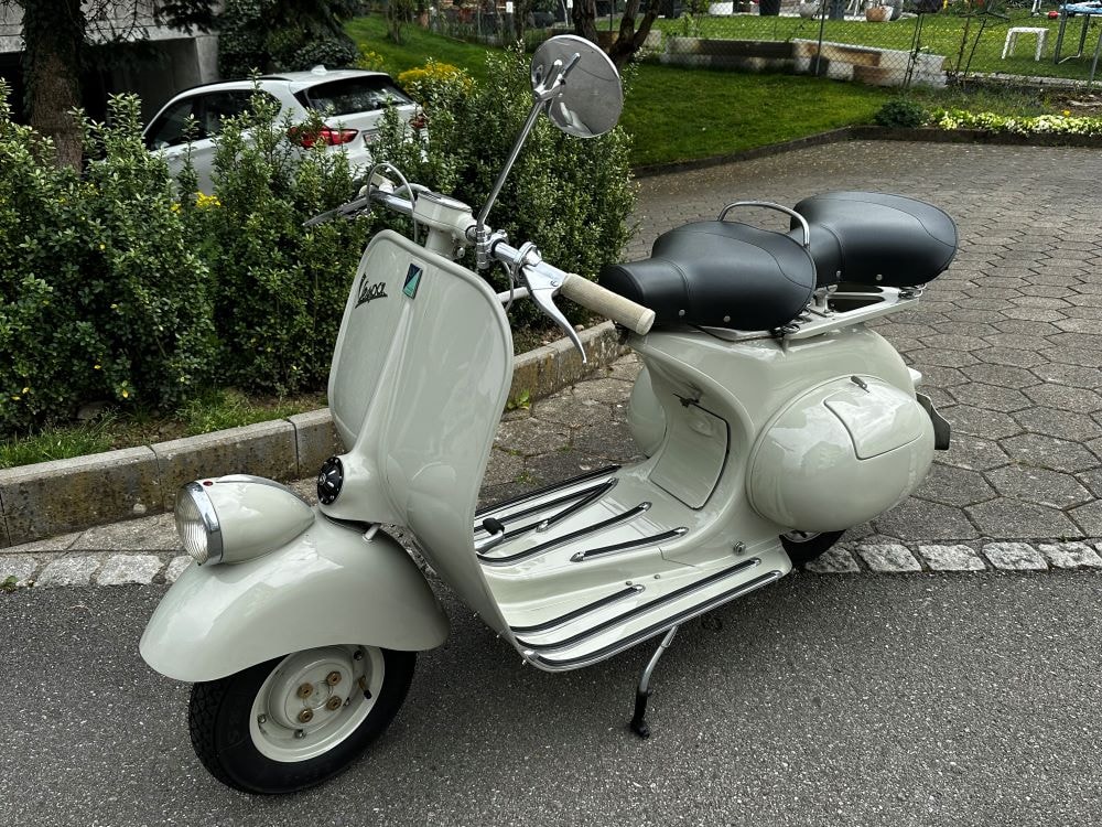 PIAGGIO Vespa 125 Faro Basso "echte Rarität"