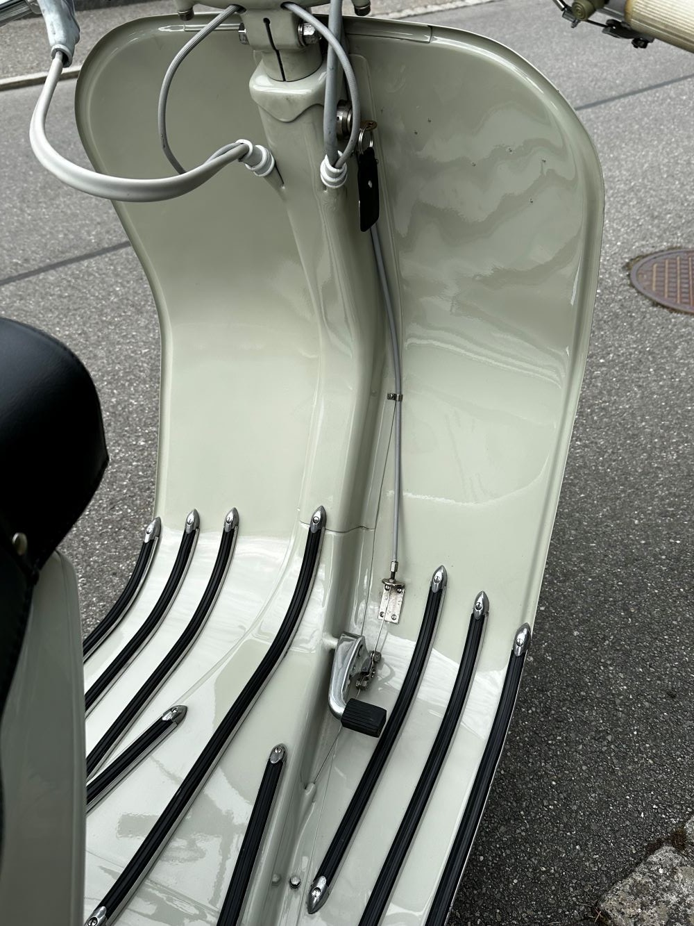PIAGGIO Vespa 125 Faro Basso "echte Rarität"-image-3
