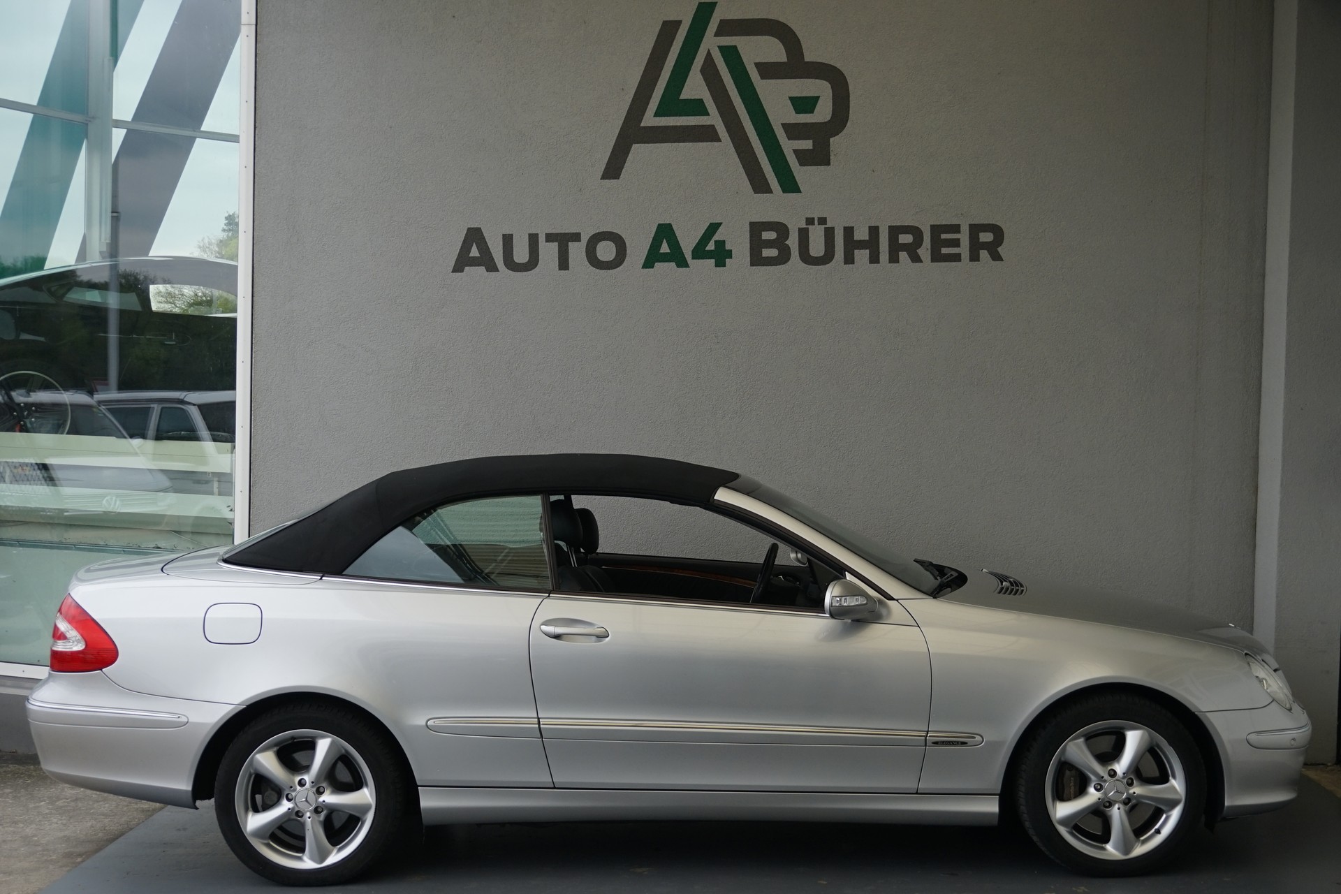 MERCEDES-BENZ CLK 500 Elégance 306 PS Cabriolet mit dem genialen 5,0i V8 Motor und Top-Ausstattung sogar mit Abstandsregeltempomat!!-image-8