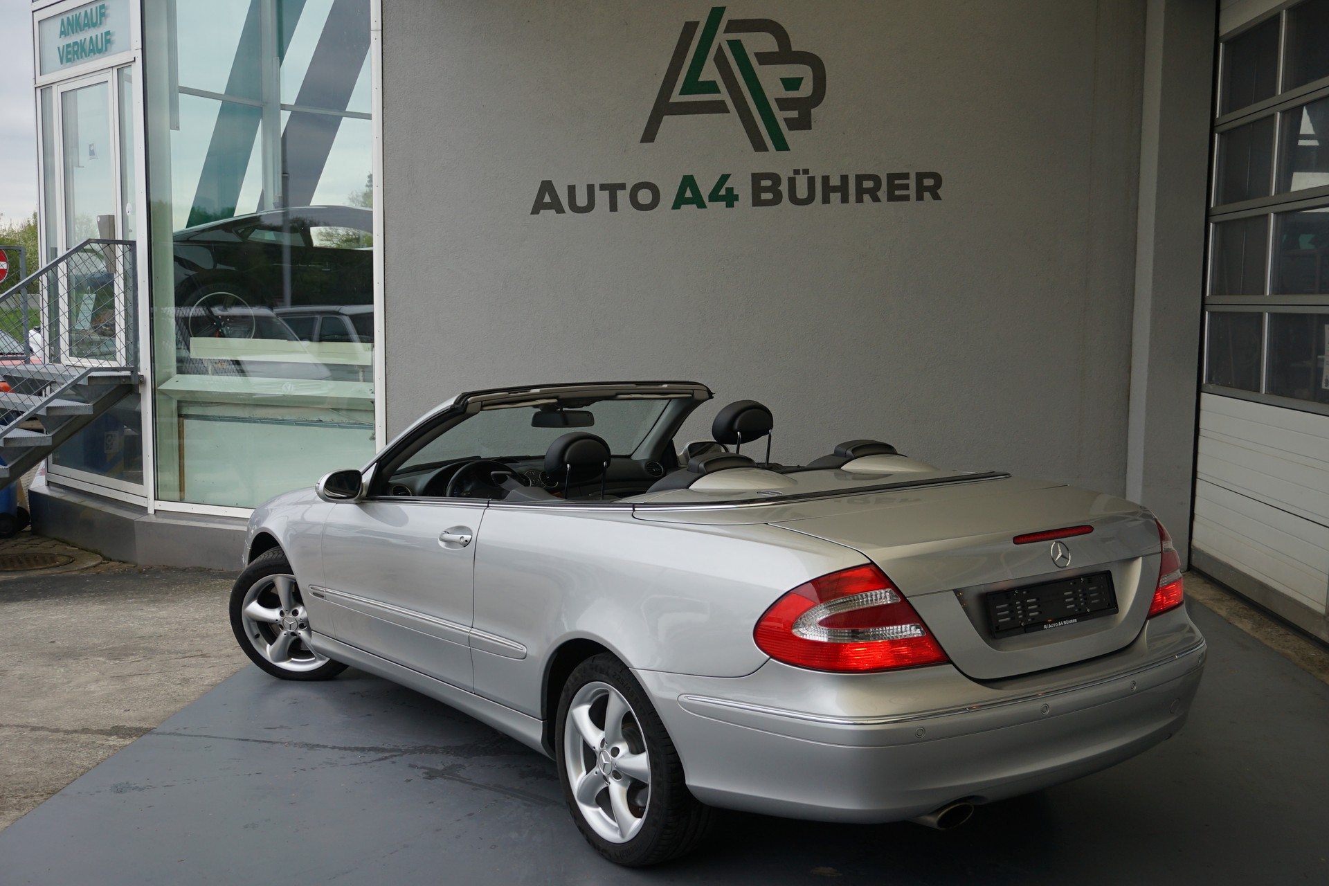 MERCEDES-BENZ CLK 500 Elégance 306 PS Cabriolet mit dem genialen 5,0i V8 Motor und Top-Ausstattung sogar mit Abstandsregeltempomat!!-image-12