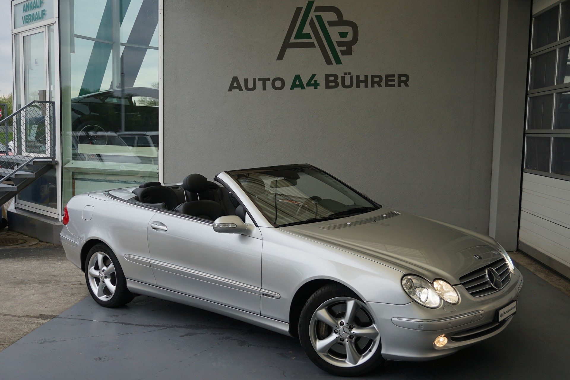 MERCEDES-BENZ CLK 500 Elégance 306 PS Cabriolet mit dem genialen 5,0i V8 Motor und Top-Ausstattung sogar mit Abstandsregeltempomat!!-image-4