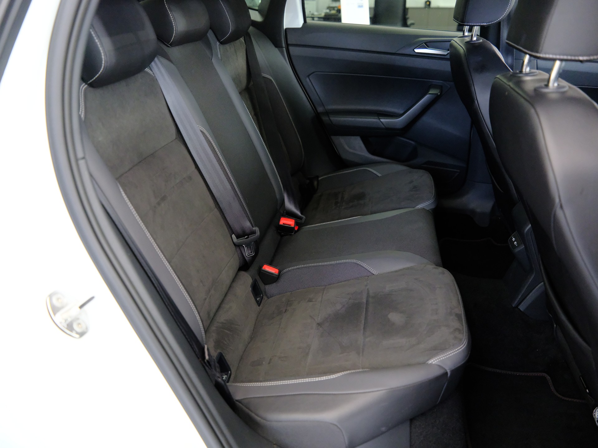 VW Polo 2.0 TSI GTI DSG-image-16