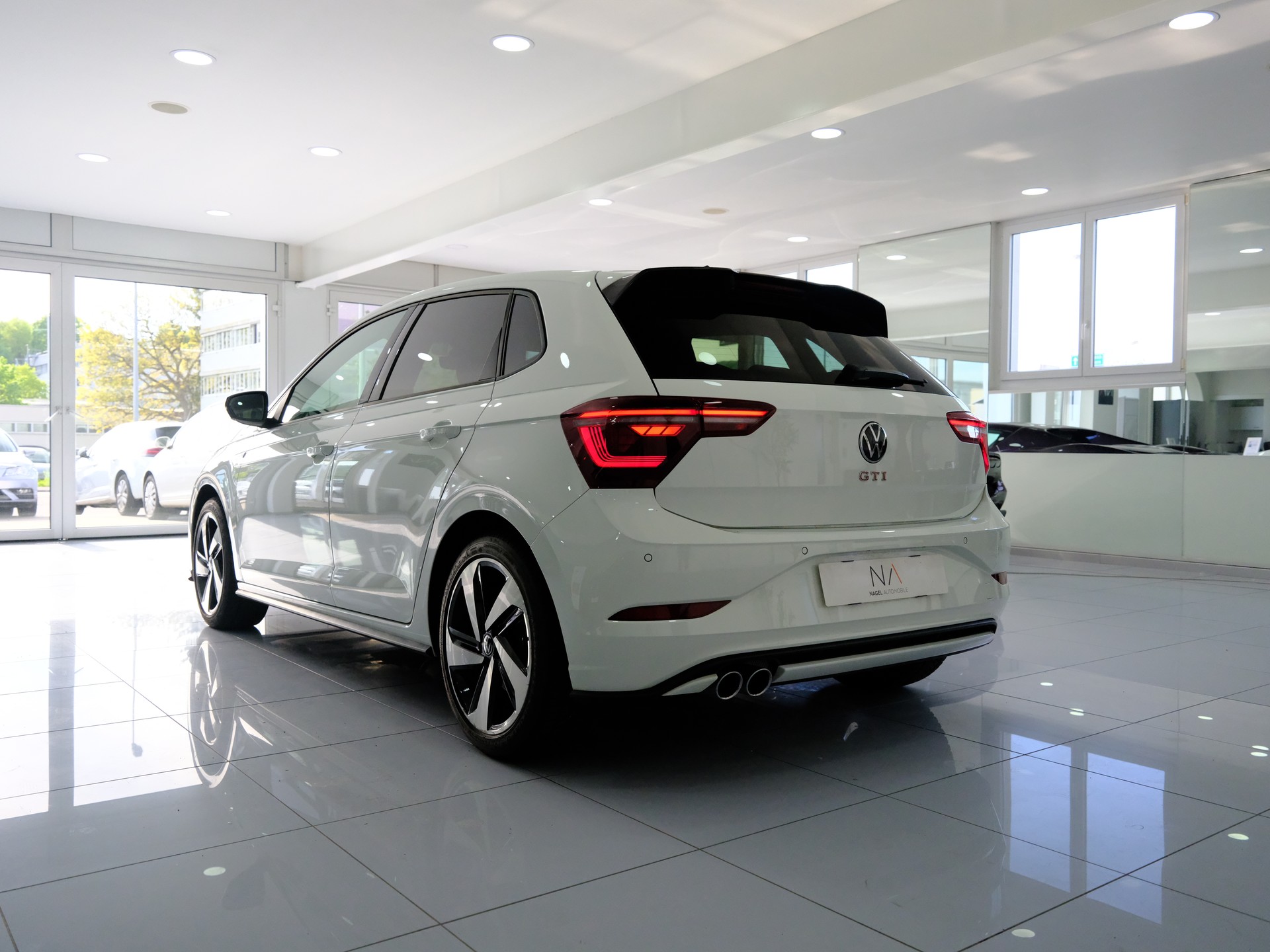VW Polo 2.0 TSI GTI DSG-image-4