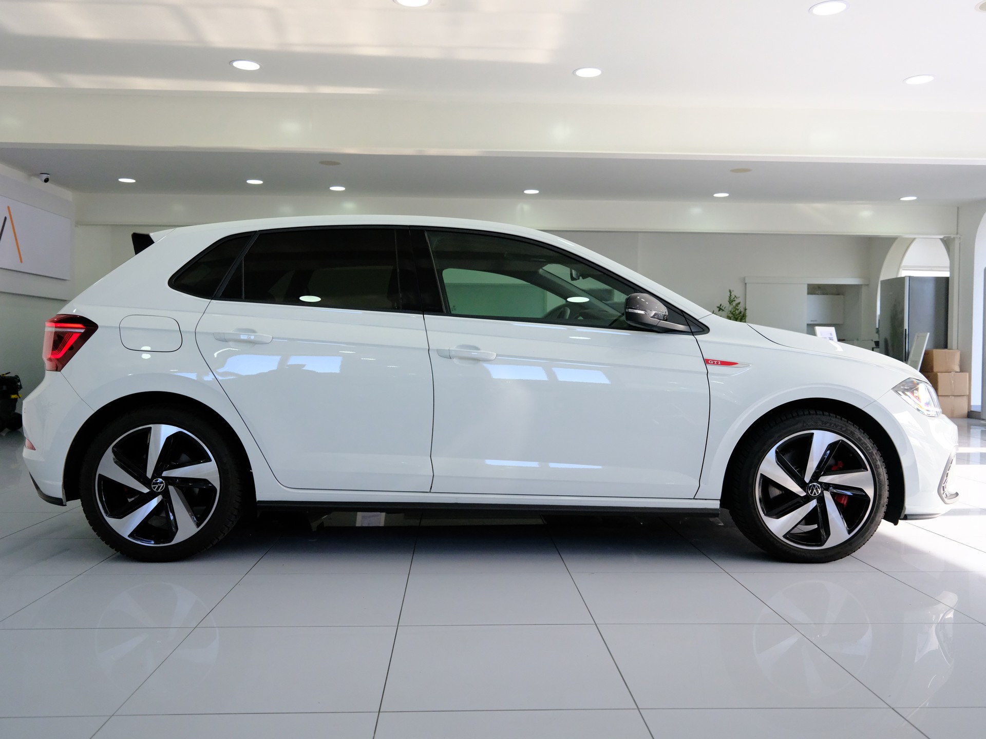 VW Polo 2.0 TSI GTI DSG-image-7