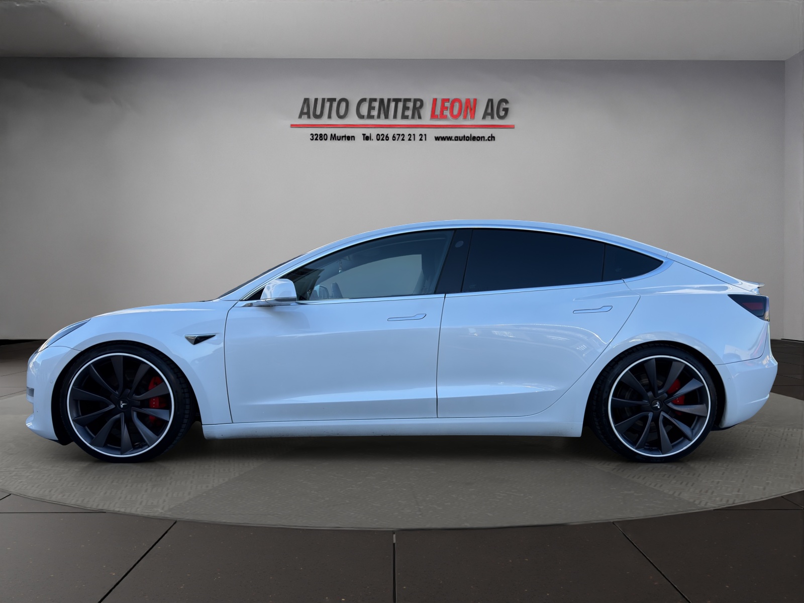 TESLA Model 3 Performance Dual Motor AWD-showroom-element-1